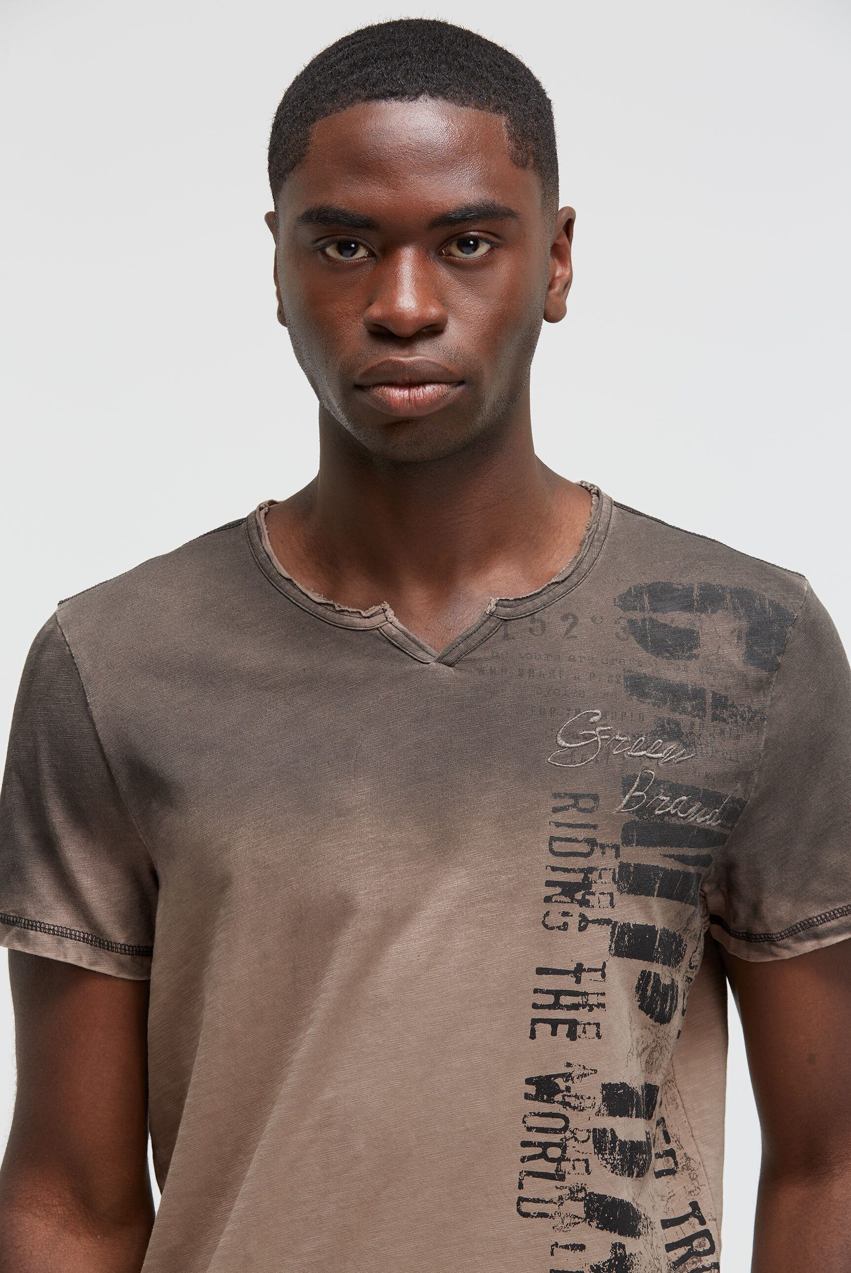 CAMP DAVID Rundhalsshirt mit Used-Kanten