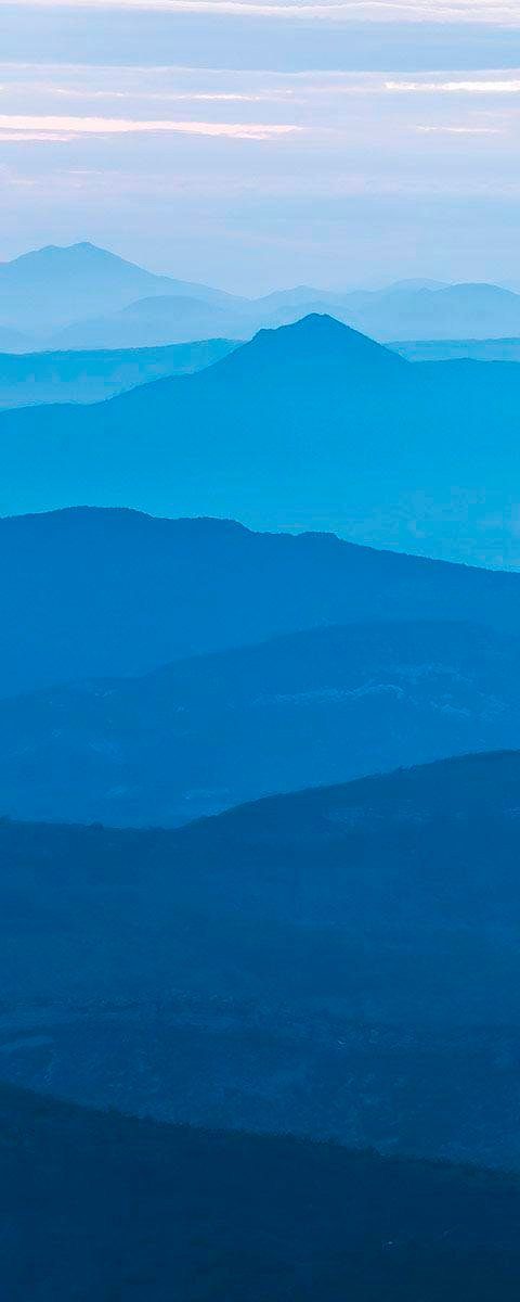 Komar Vliestapete Blue Mountain, (1 St), (Breite x Höhe), Vliestapete, 100 cm Bahnbreite