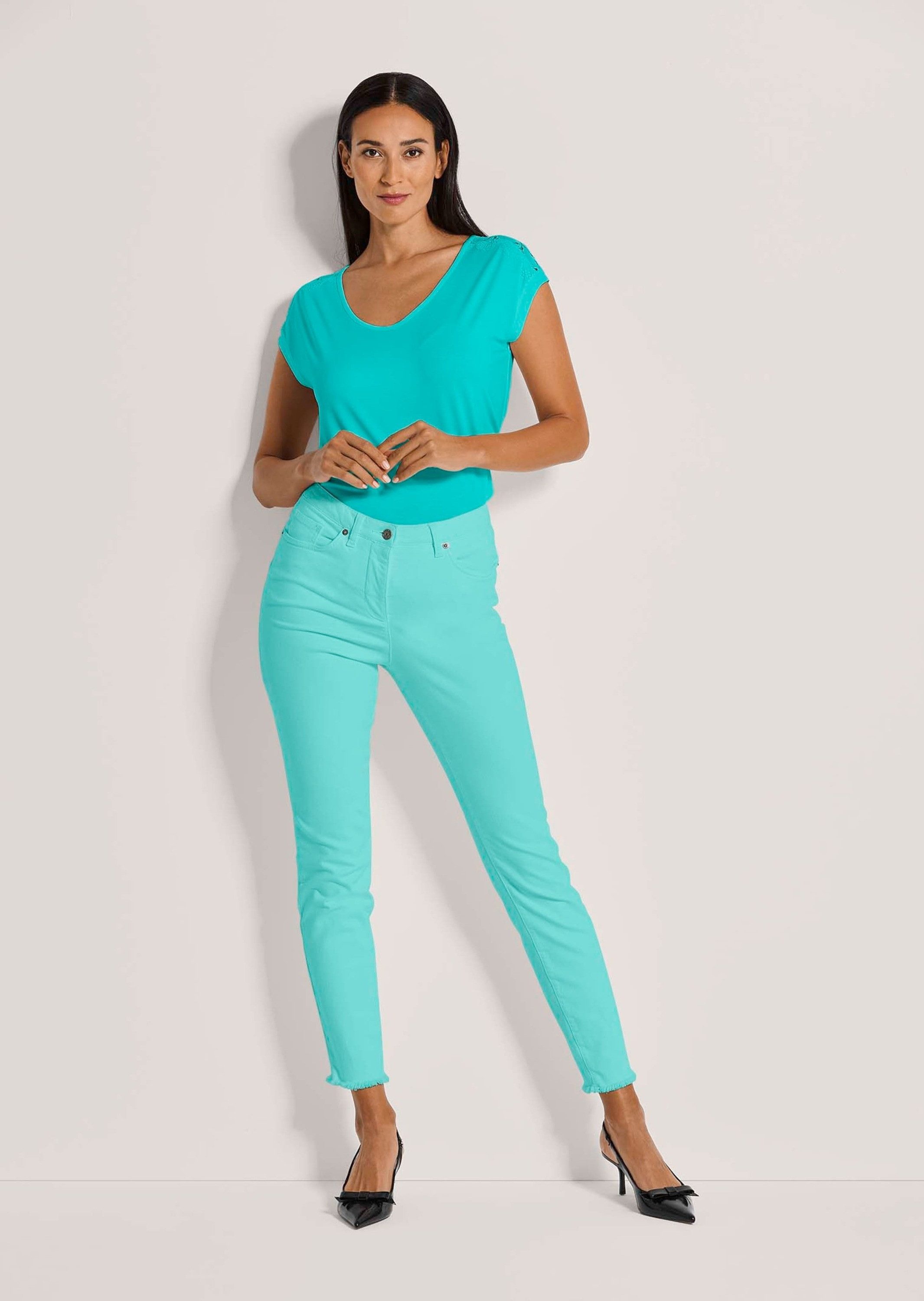 MADELEINE Gerade Jeans Mid Waist Skinny-Hose mit Fransen Fransenhose in schmale Silhouette, Five-Pocket-Stil