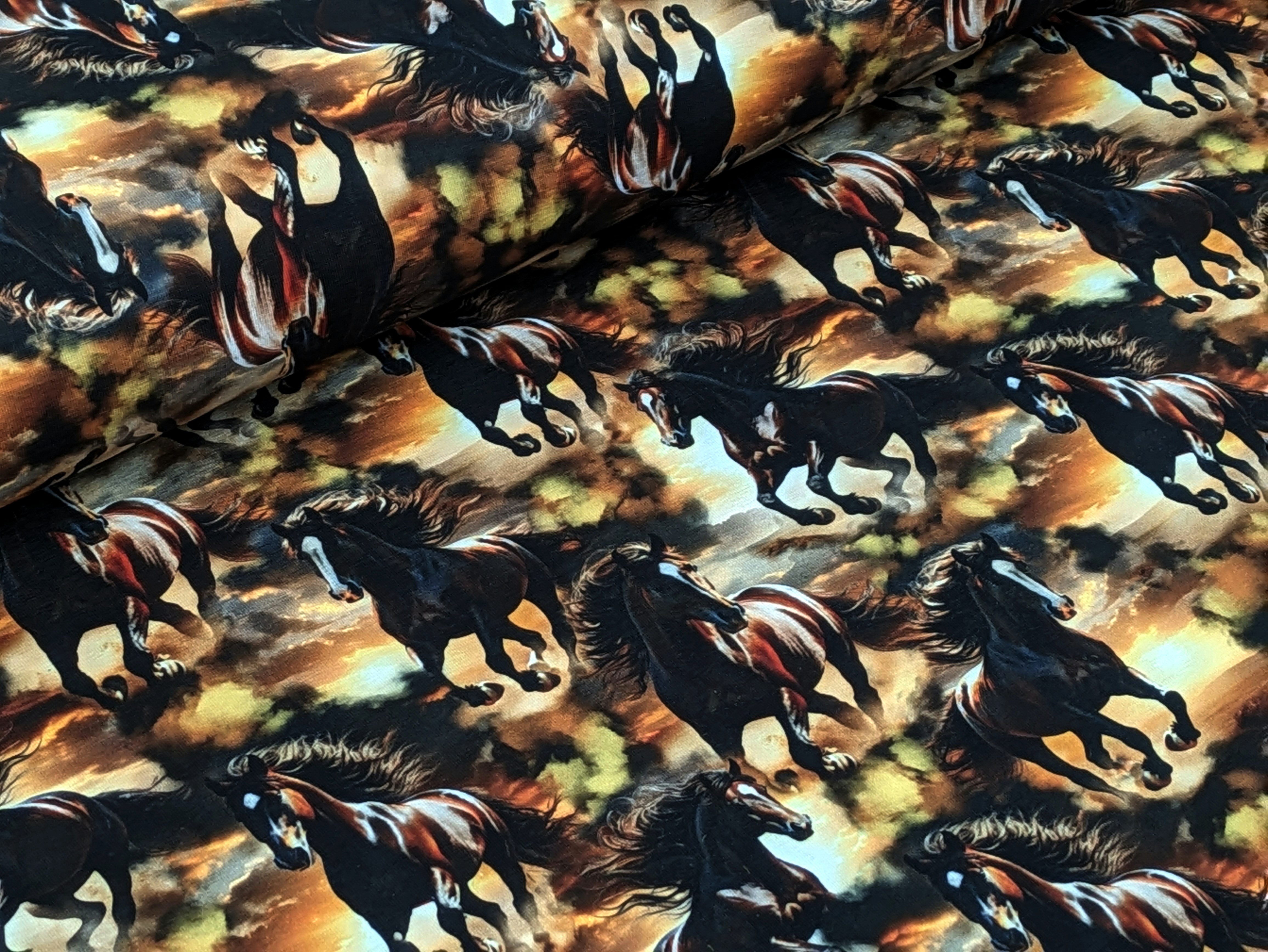 Corileo Stoff Eigenproduktion Baumwolljersey Wilde Pferde auf Braun Stoff