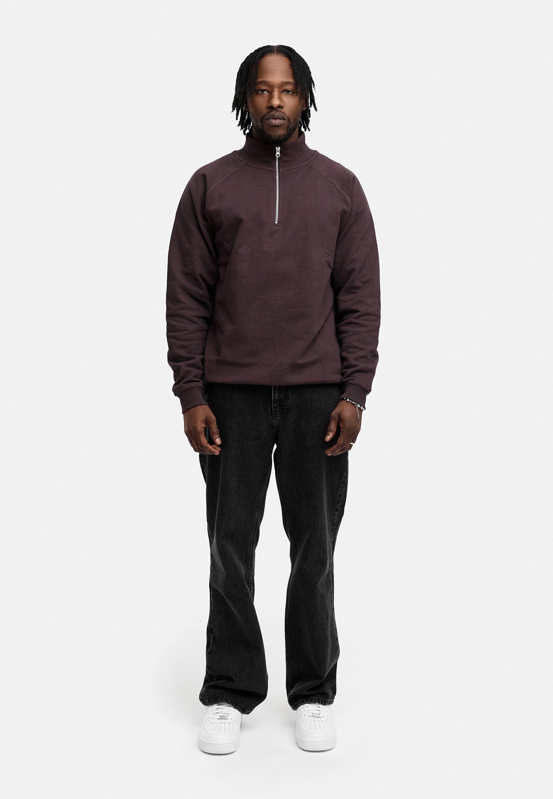 BEHYPE STUDIOS Sweatshirt IM OVERSIZE FIT, HALF-ZIP Herren lockerer Sweater mit Stehkragen