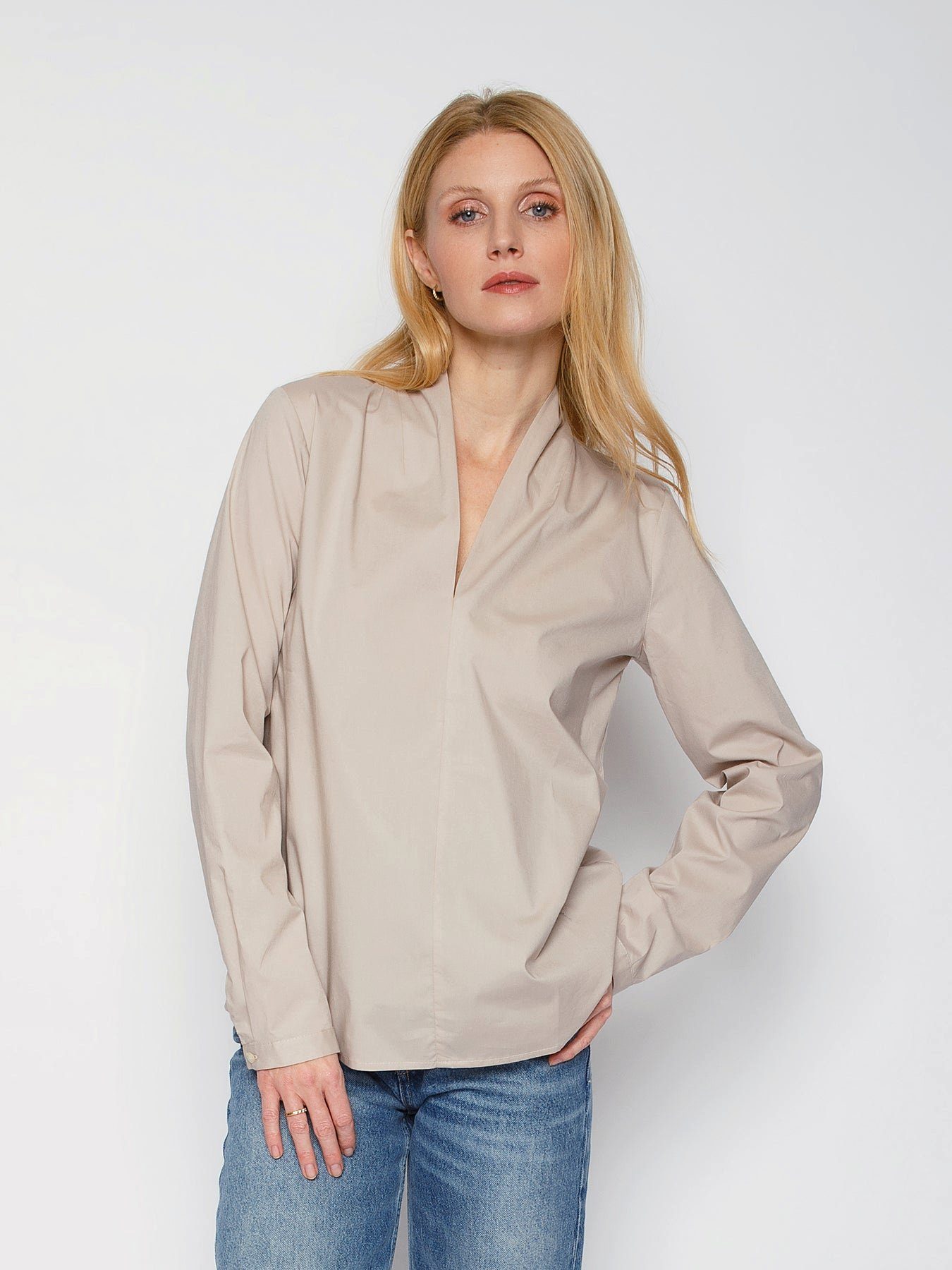 Emily Van Den Bergh Schlupfbluse Schlupfbluse mit Kelchkragen Taupe