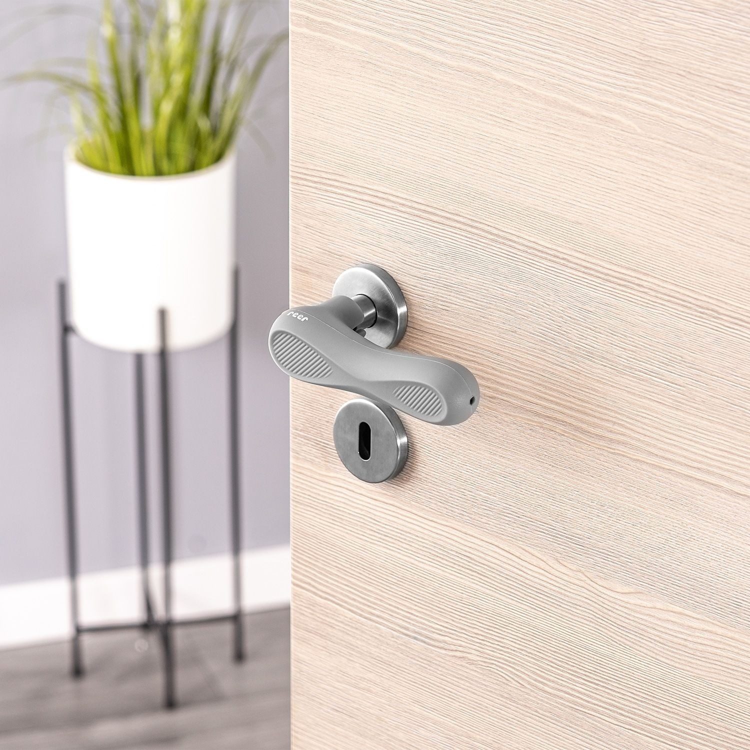 Reer child safety lock