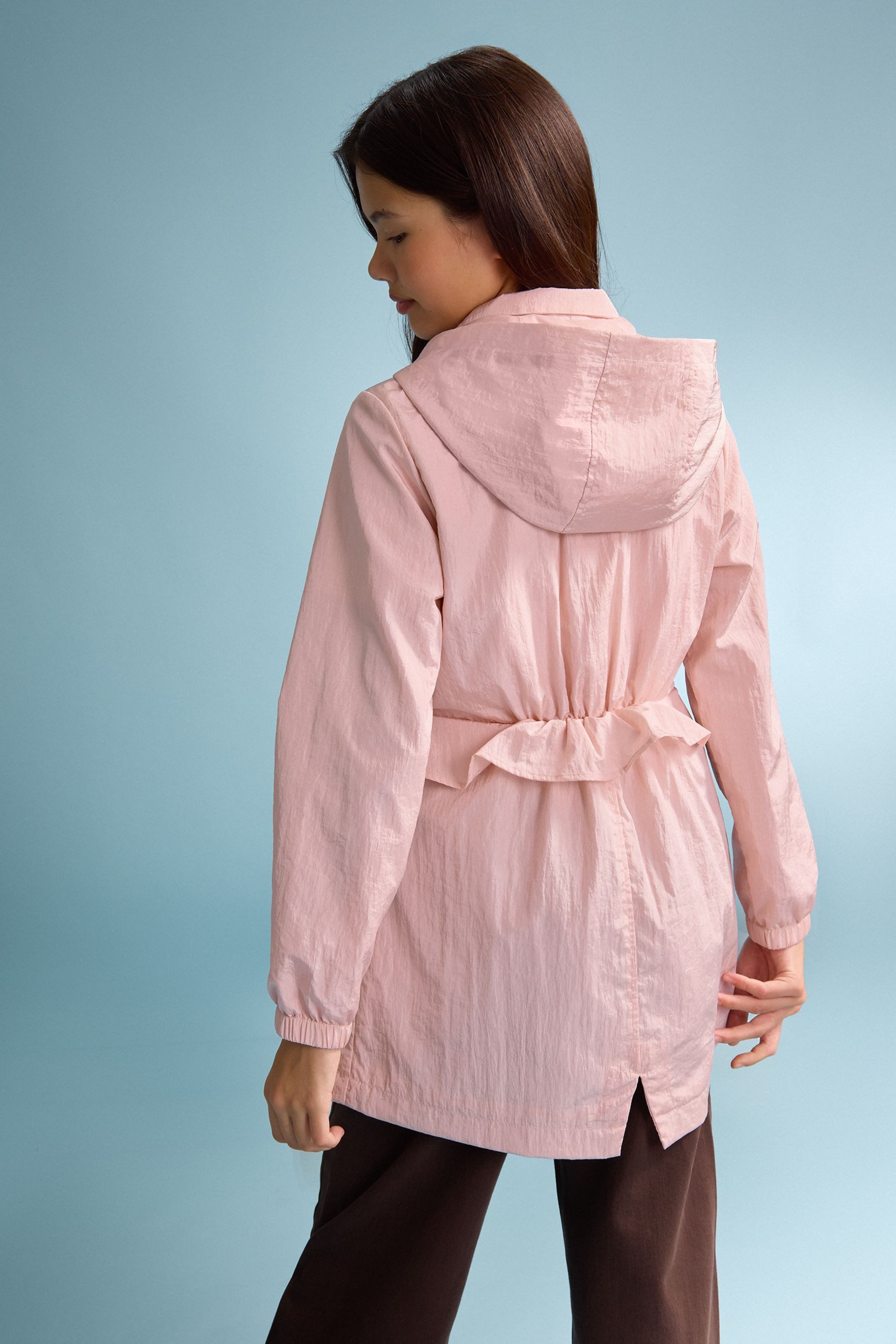 LIPSY Regenmantel Lipsy Leichte Regenjacke mit Schößchen (1-tlg)