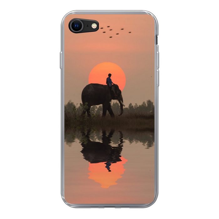 MuchoWow Handyhülle Ein Elefant in einem Reisfeld bei Sonnenuntergang in Thailand Handyhülle Apple iPhone 8 Smartphone-Bumper Print Handy Schutzhülle