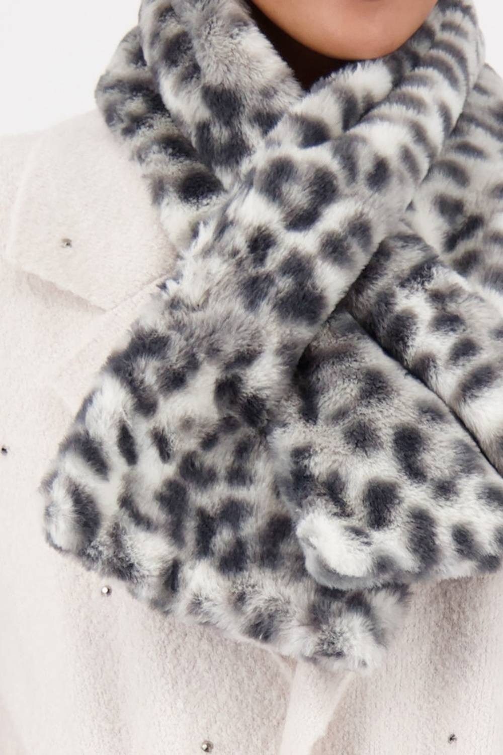 Monari Modeschal 809249, Kunstfell-Kreruzschal