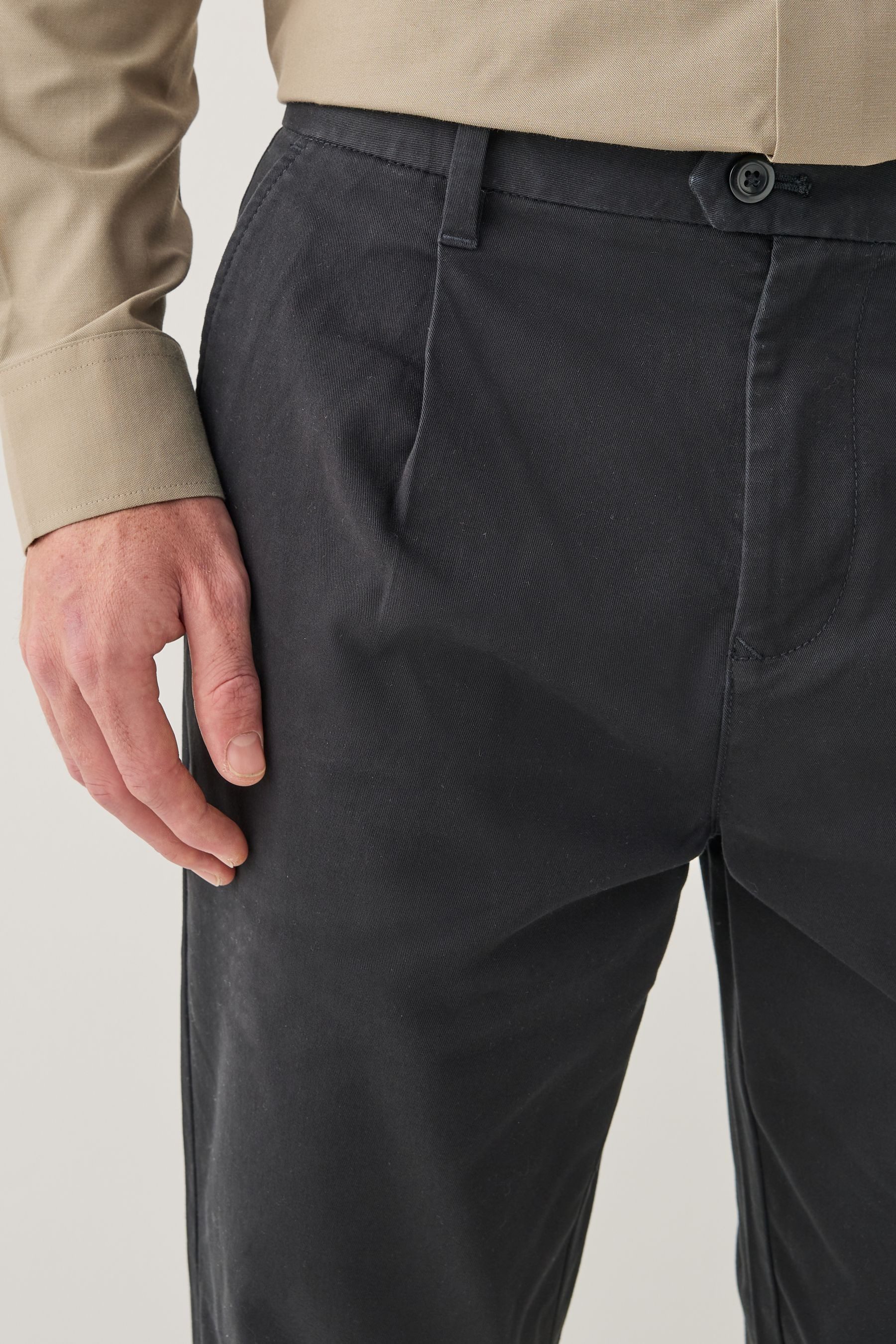 Next Bundfaltenhose Regular Fit Chinohose mit Stretch (1-tlg)