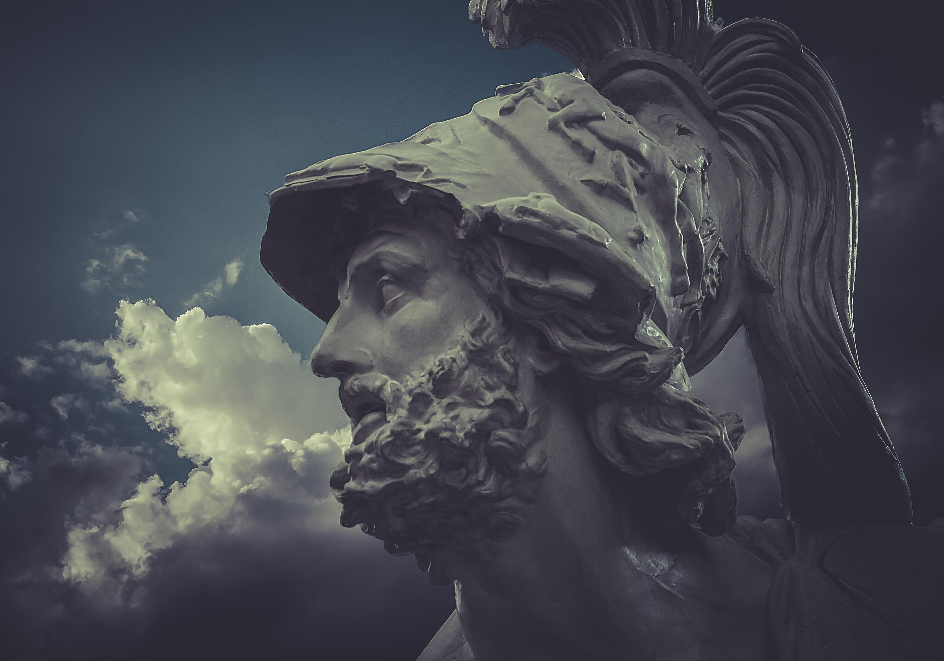 wandmotiv24 Fototapete Griechische Statue mit Himmel, glatt, Wandtapete, Motivtapete, matt, Vliestapete