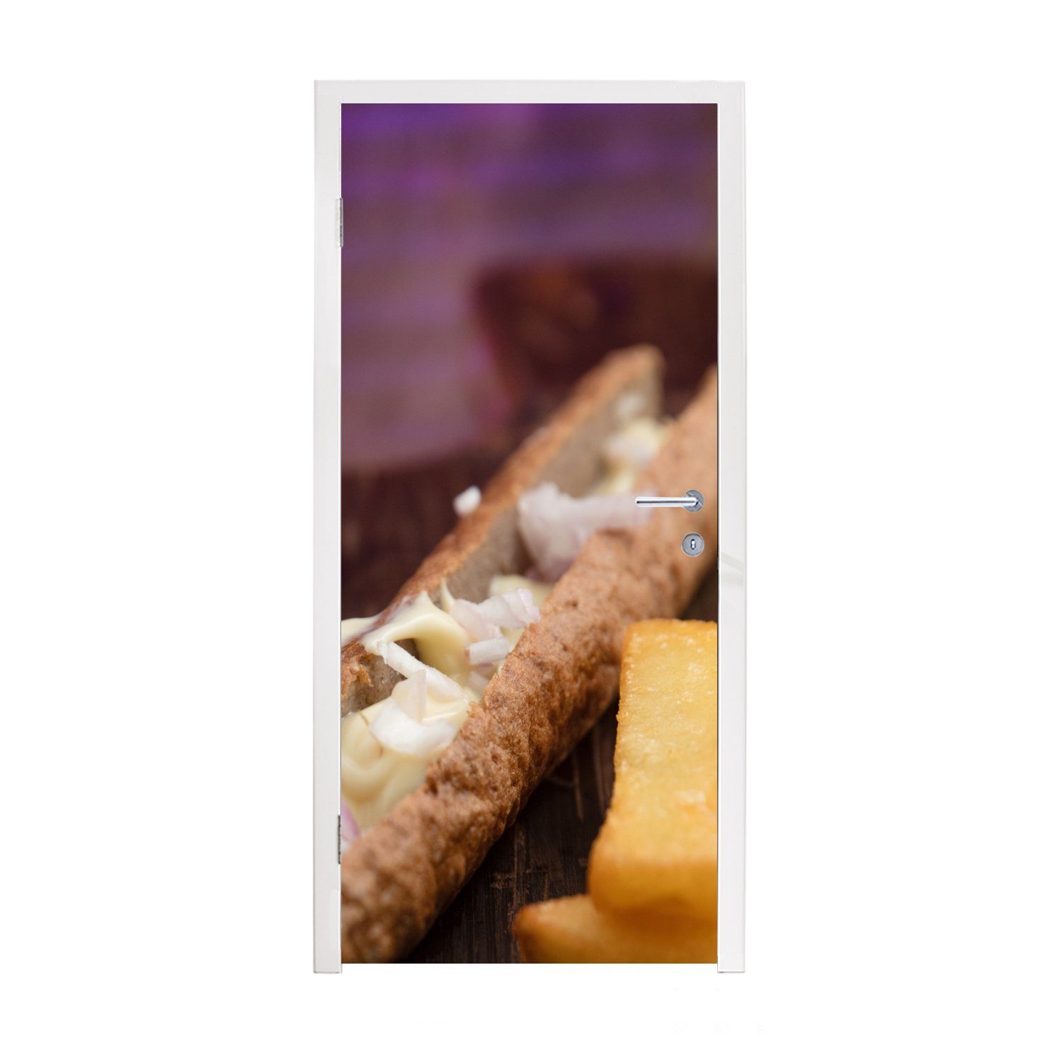 MuchoWow Türtapete Ein kleinen 75x205 Tür, bedruckt, Holzbrett, Matt, Fototapete St), mit cm Frikandel auf Türaufkleber, frites für einem Pommes (1