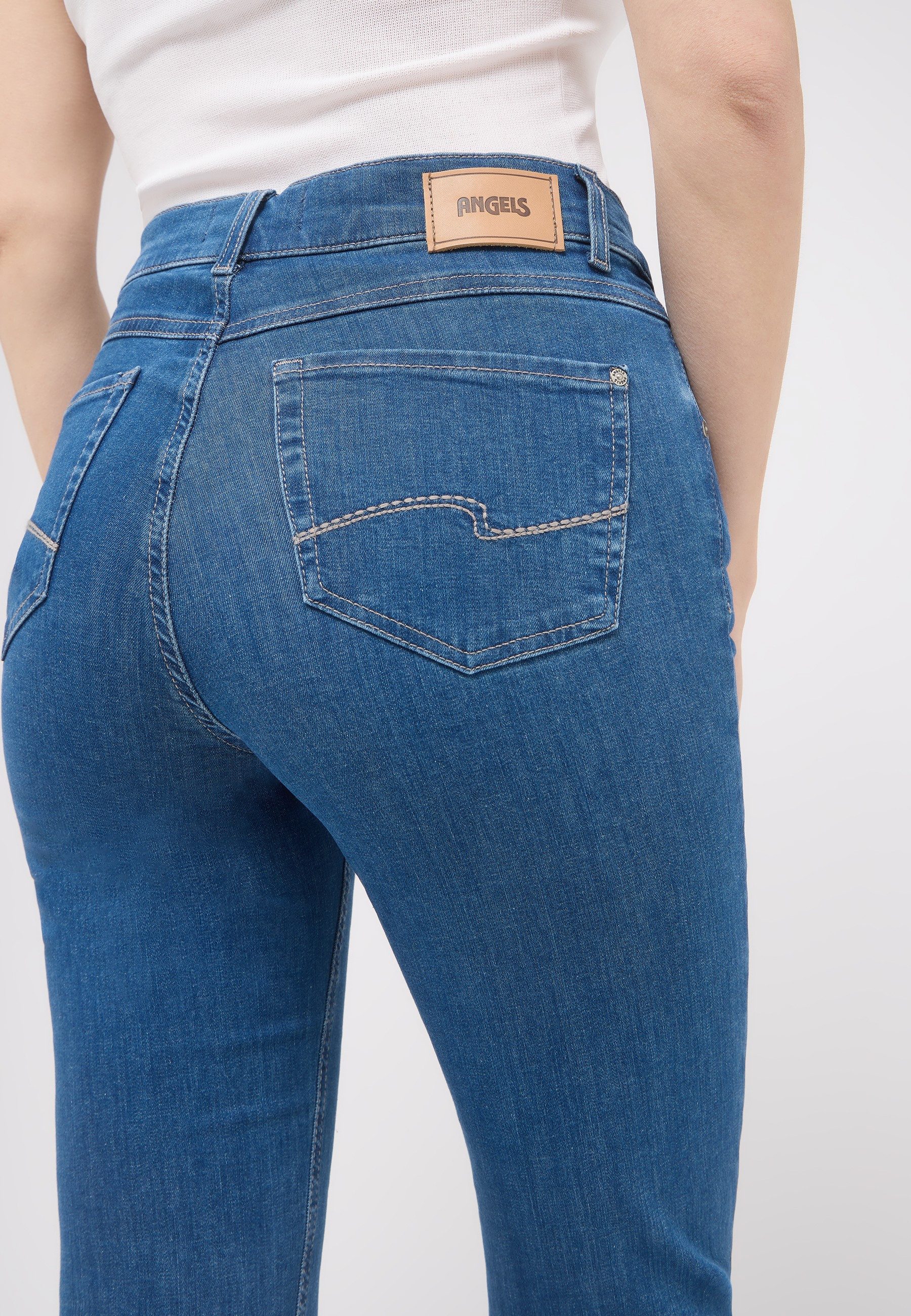 ANGELS Straight-Jeans CICI Straight-Schnitt, Slim fit Passform, aus Baumwollmischung – Bild 4 von 5