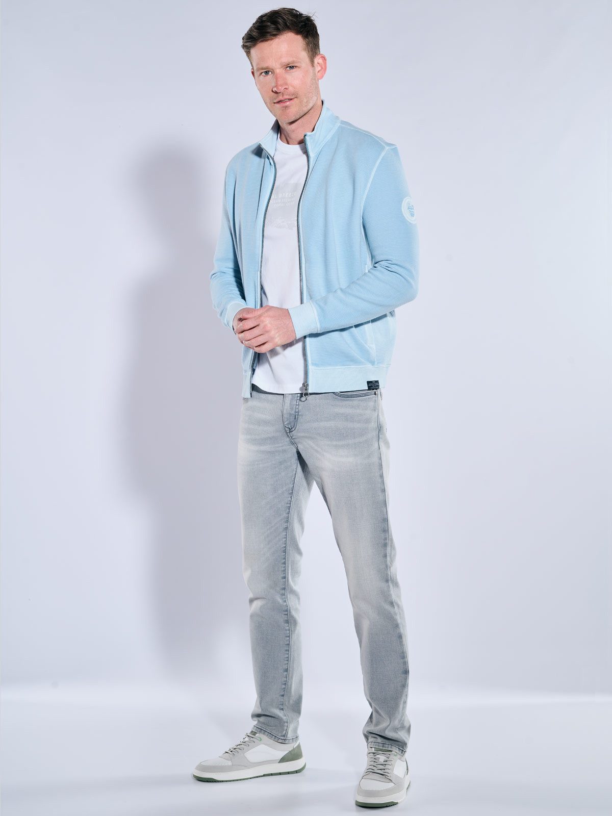 Engbers Sweatjacke engbers Herren Sweatjacke mit Stehkragen, Hellblau