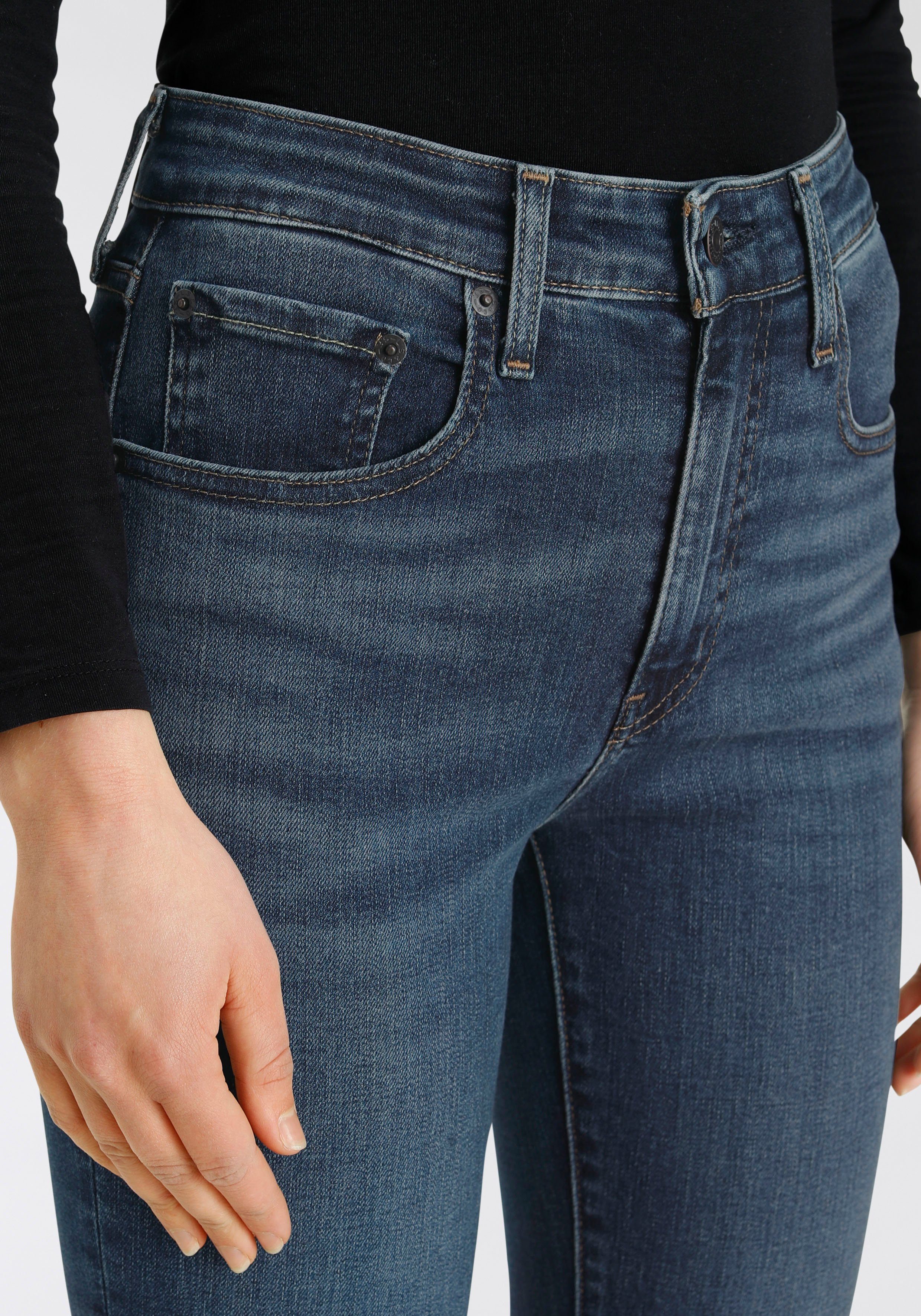 worn hohem Levi's® dark indigo in Skinny-fit-Jeans 721 skinny Bund mit rise High