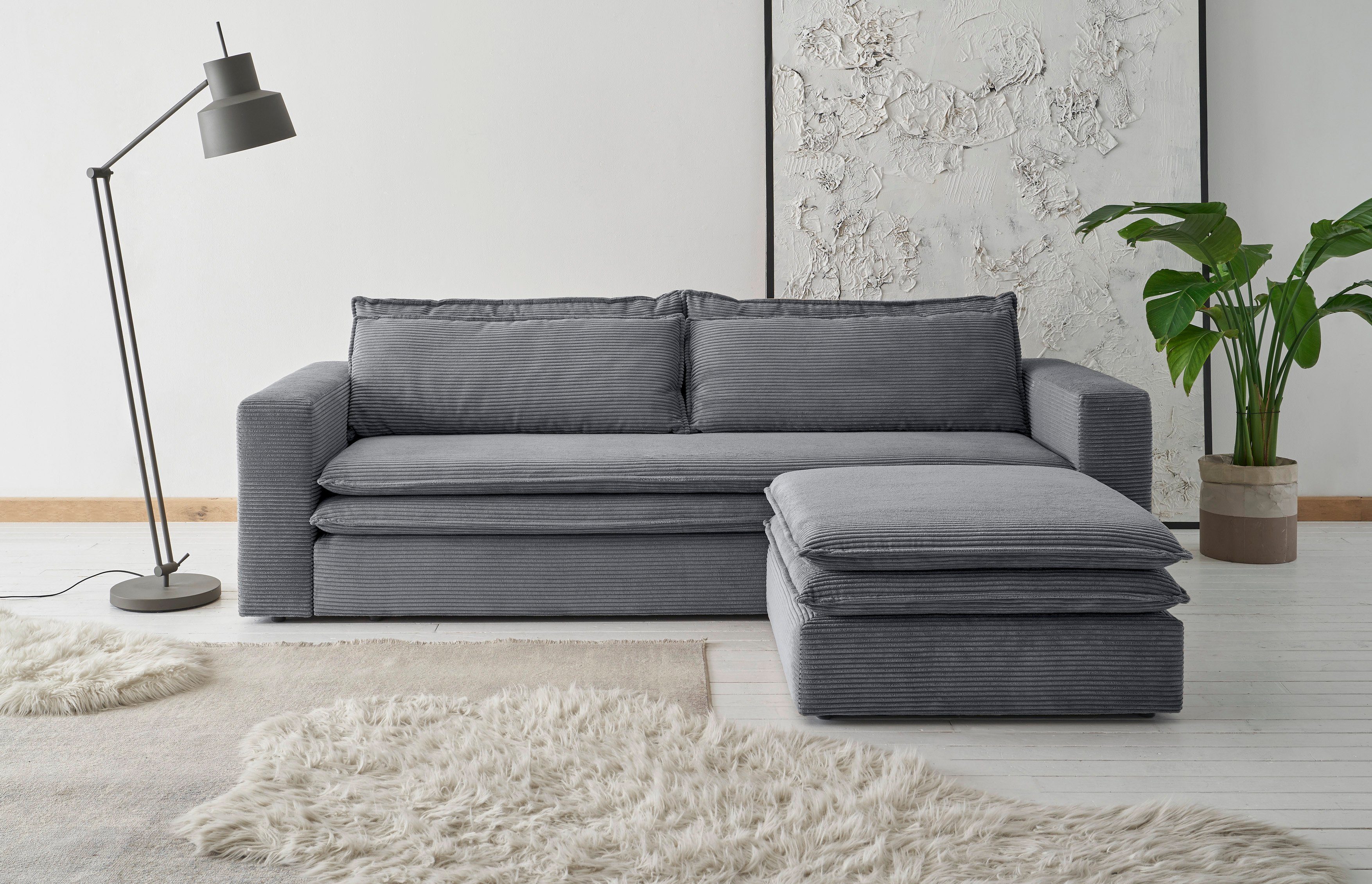 Places of Style Sitzgruppe PIAGGE, (2-tlg), 3-Sitzer-Sofa mit Bettfunktion und Loveseat-Hocker im Set Anthrazit