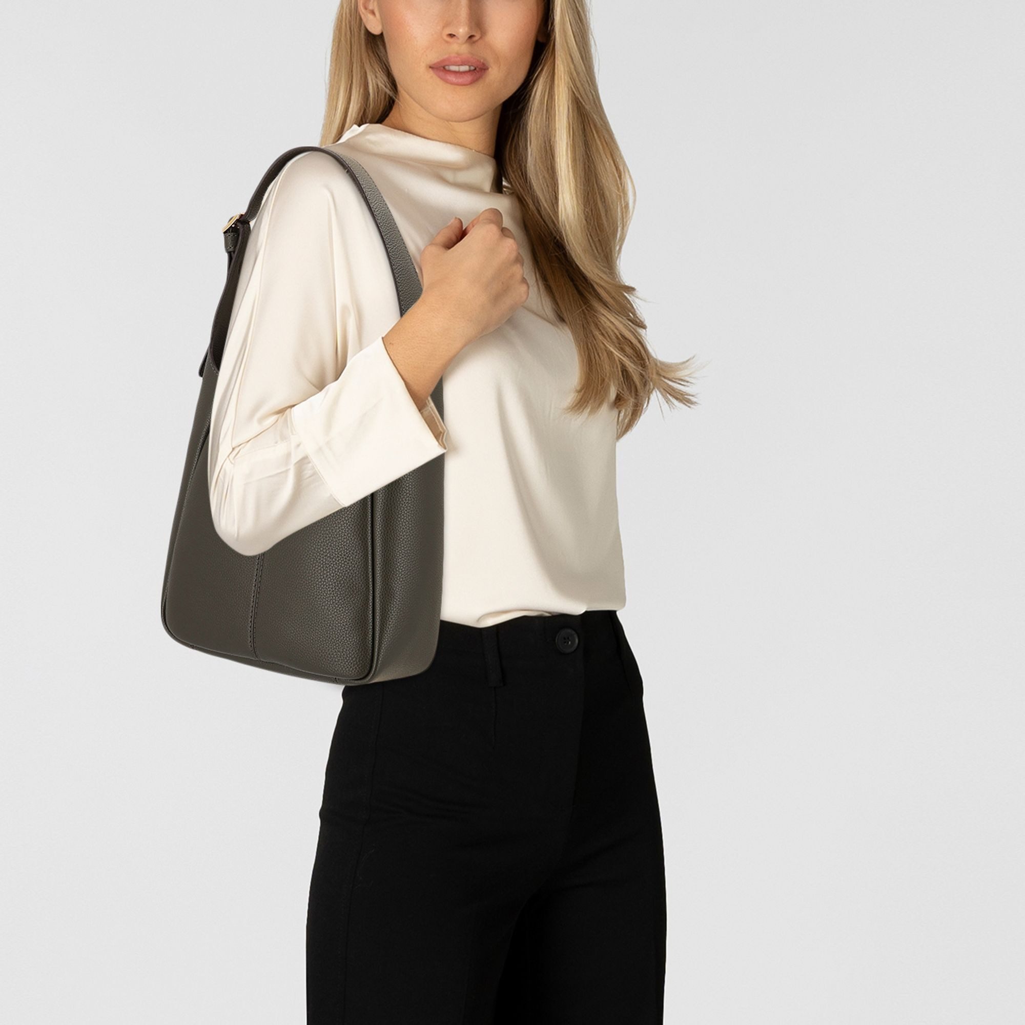 BOSS Schultertasche Anett, Polyurethan