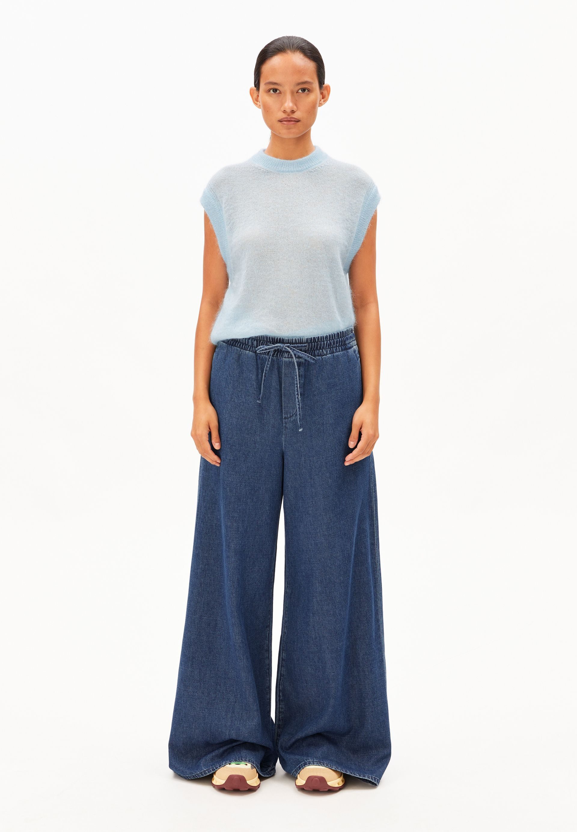 Armedangels Stoffhose KELAANI DENIM Stoffhose aus Bio-Baumwoll-Mix (Mid waist, Loose Fit)