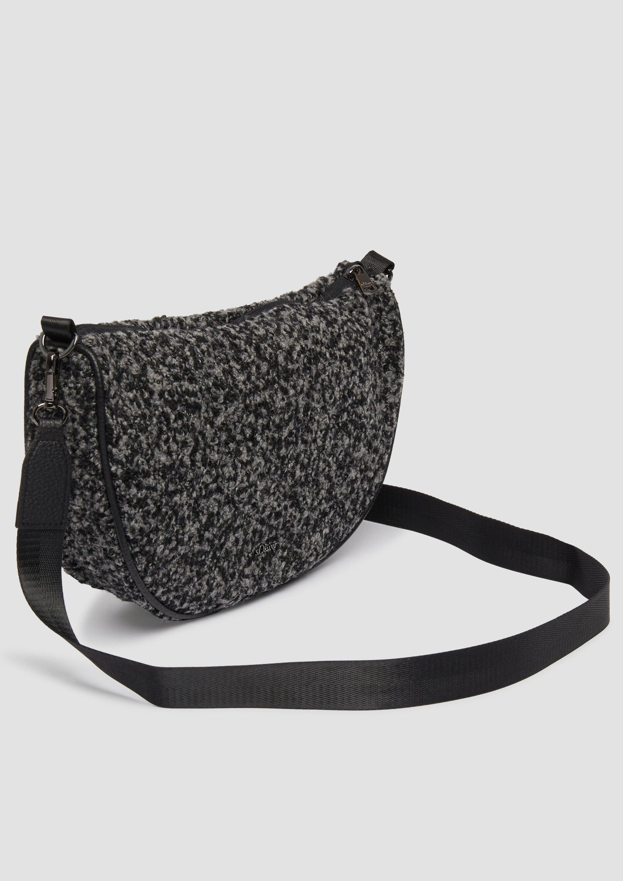 s.Oliver Umhängetasche Tasche, Half-Moon-Bag aus Fake Fur mit längenverstellbarem Schultergurt