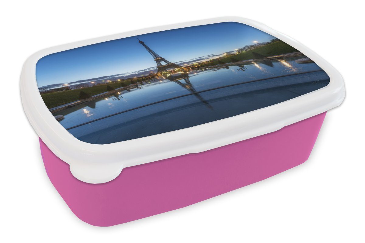 MuchoWow Lunchbox Der Eiffelturm am Abend bei sehr klarem Himmel in Paris, Kunststoff, (2-tlg), Brotbox für Erwachsene, Brotdose Kinder, Snackbox, Mädchen, Kunststoff rosa