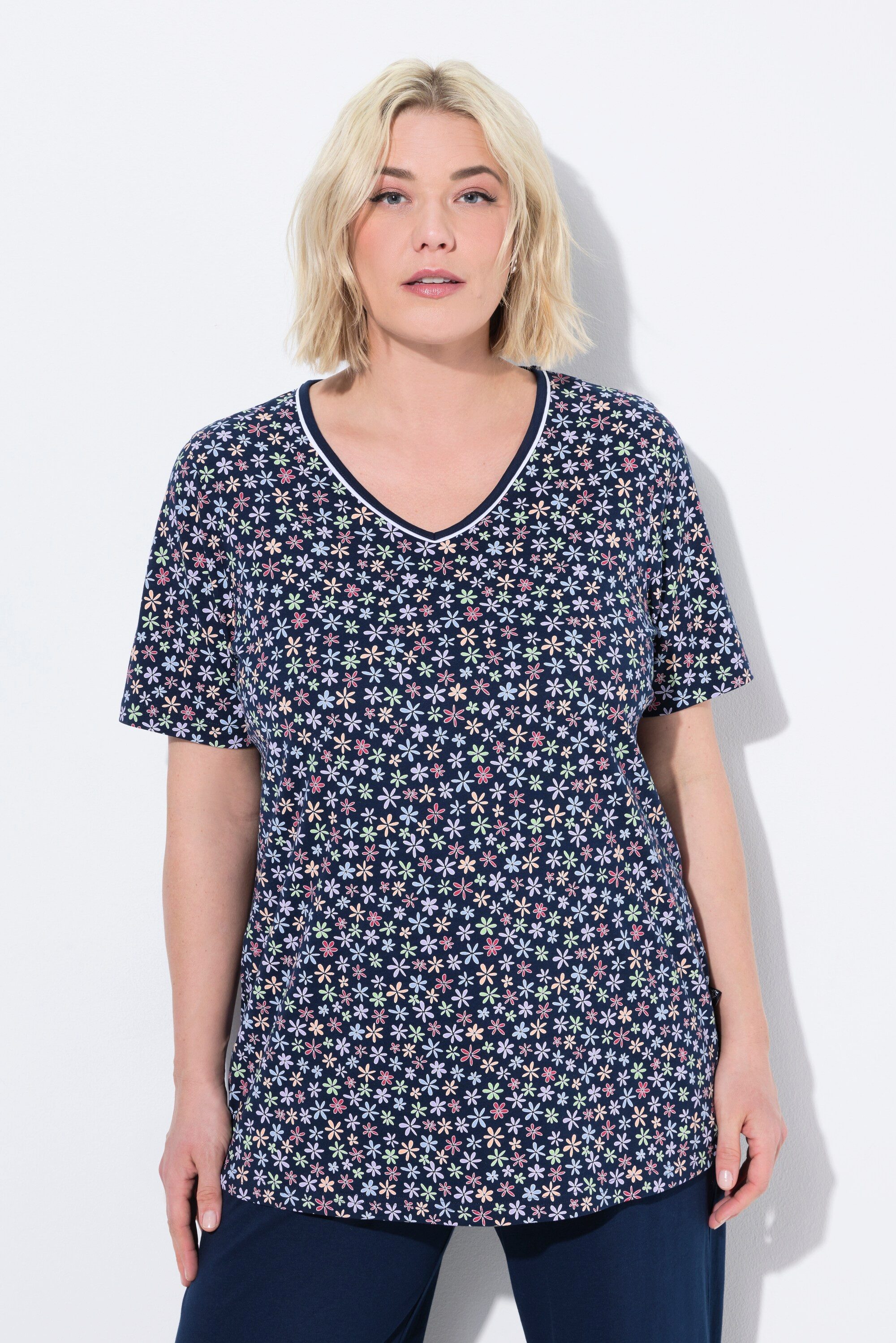 Ulla Popken Pyjamaoberteil Pyjamashirt Blüten V-Ausschnitt günstig online kaufen