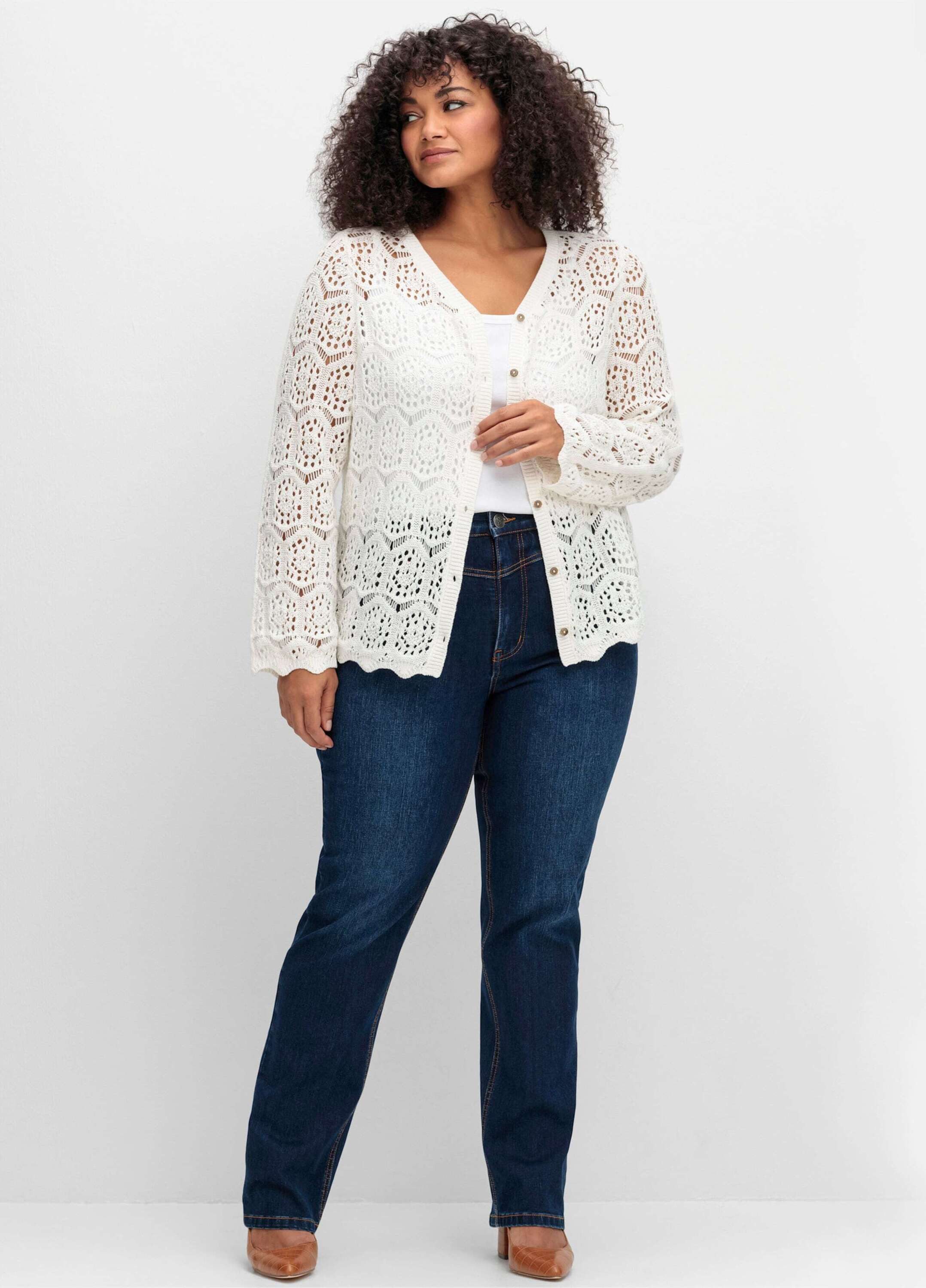 sheego by Joe Browns Strickjacke Strickjacke Langarm aus transparenter Häkelspitze – Bild 3 von 5