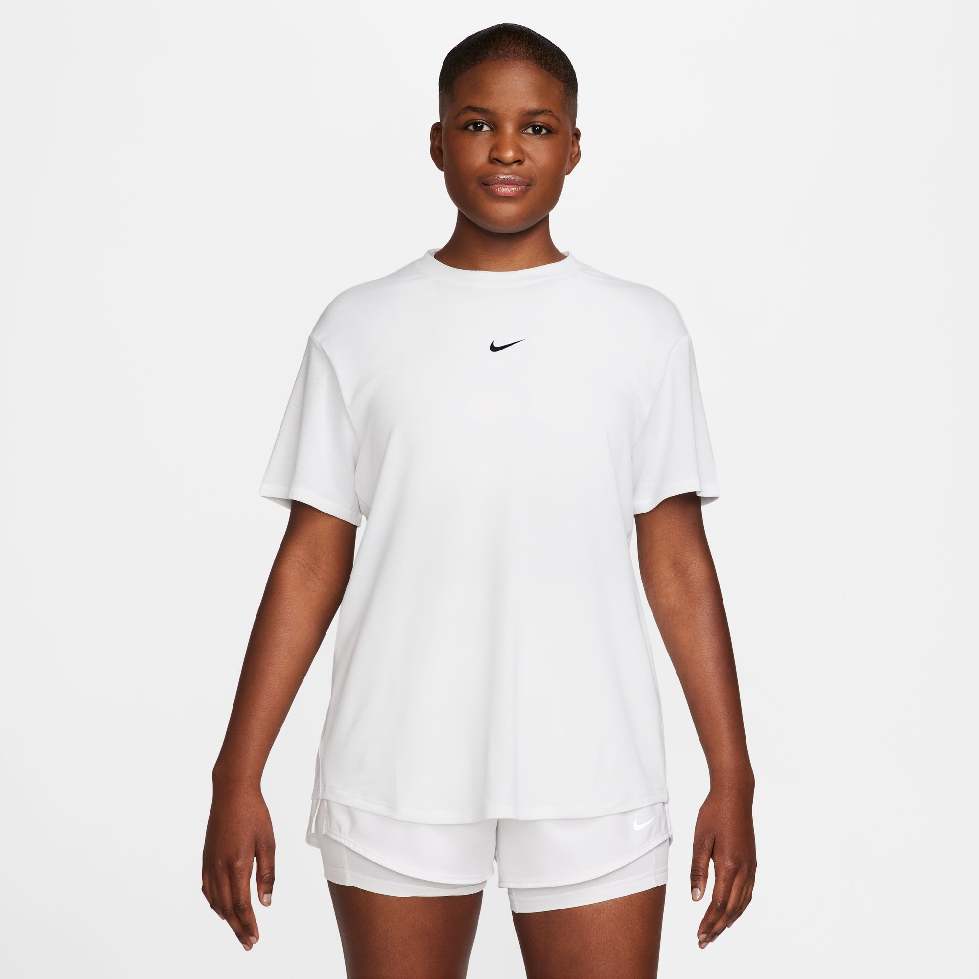 Nike T-Shirt W NK ONE RELAXED DF SS TOP relaxte Schnittform, kurze Ärmel, sportlicher Stil
