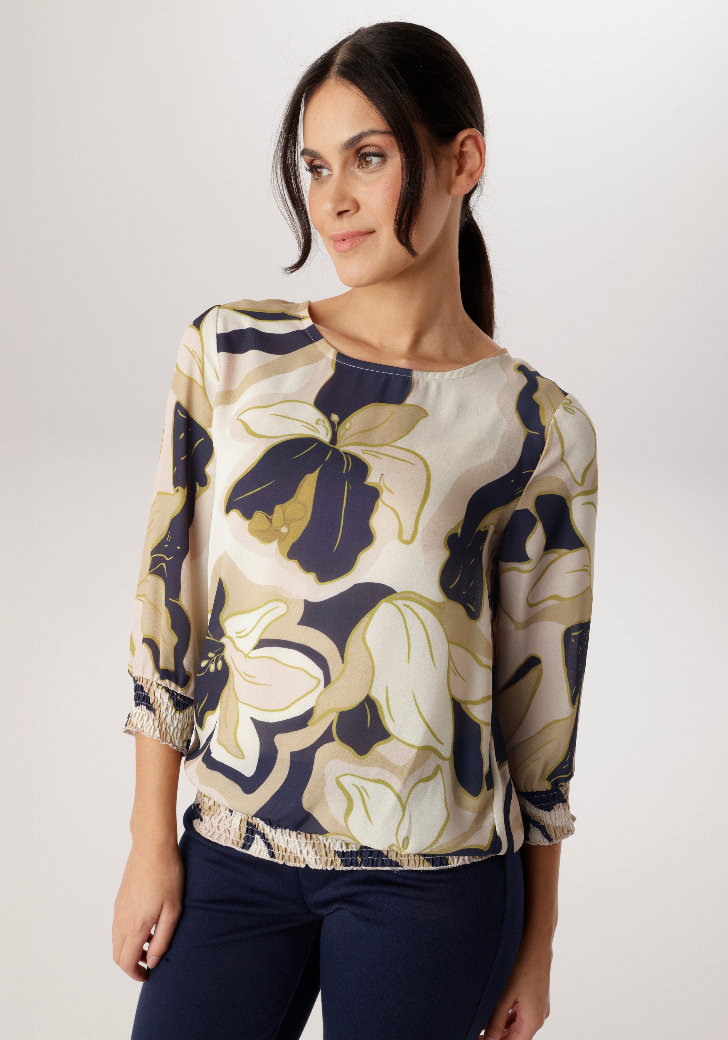 Aniston SELECTED Schlupfbluse mit Smokbündchen und allover Blumenmuster- NEUE KOLLEKTION. € 49,99, (€ 49,99 pro 1 Stk).