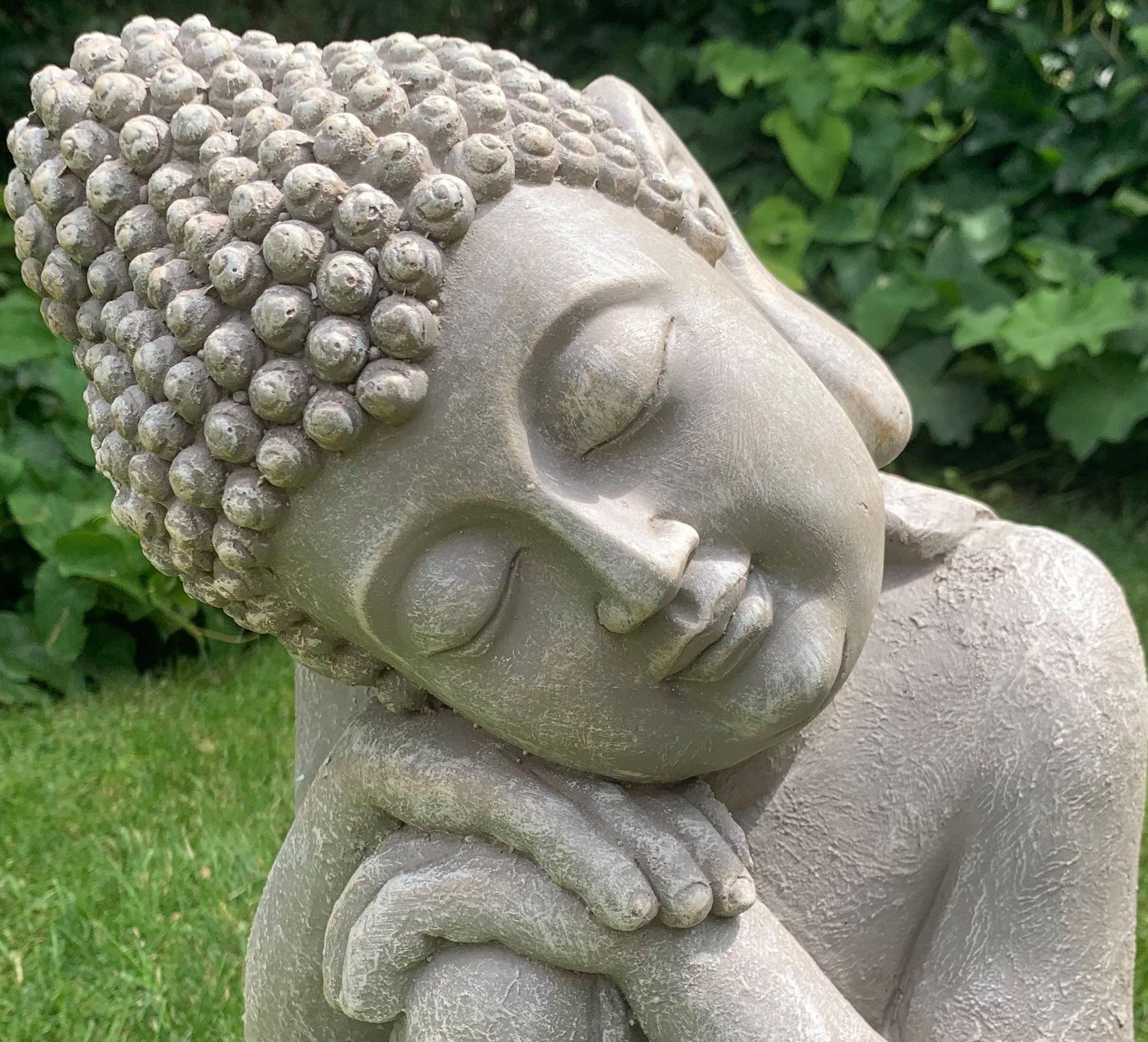 K&L Wall Art Buddhafigur Feng Shui Fensterbank Deko Buddha Statue Zen Figur, Meditationsstatue aus Kunststein