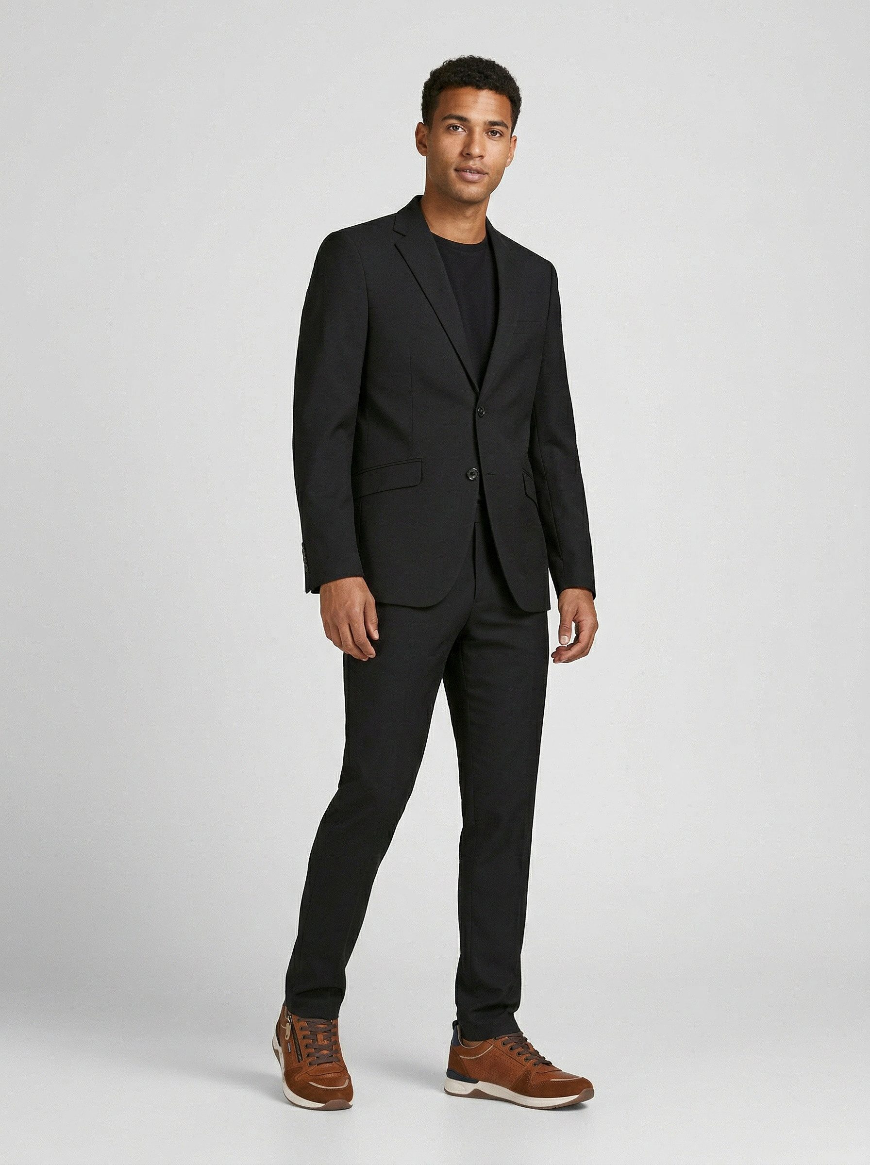 Zum Outfit 12