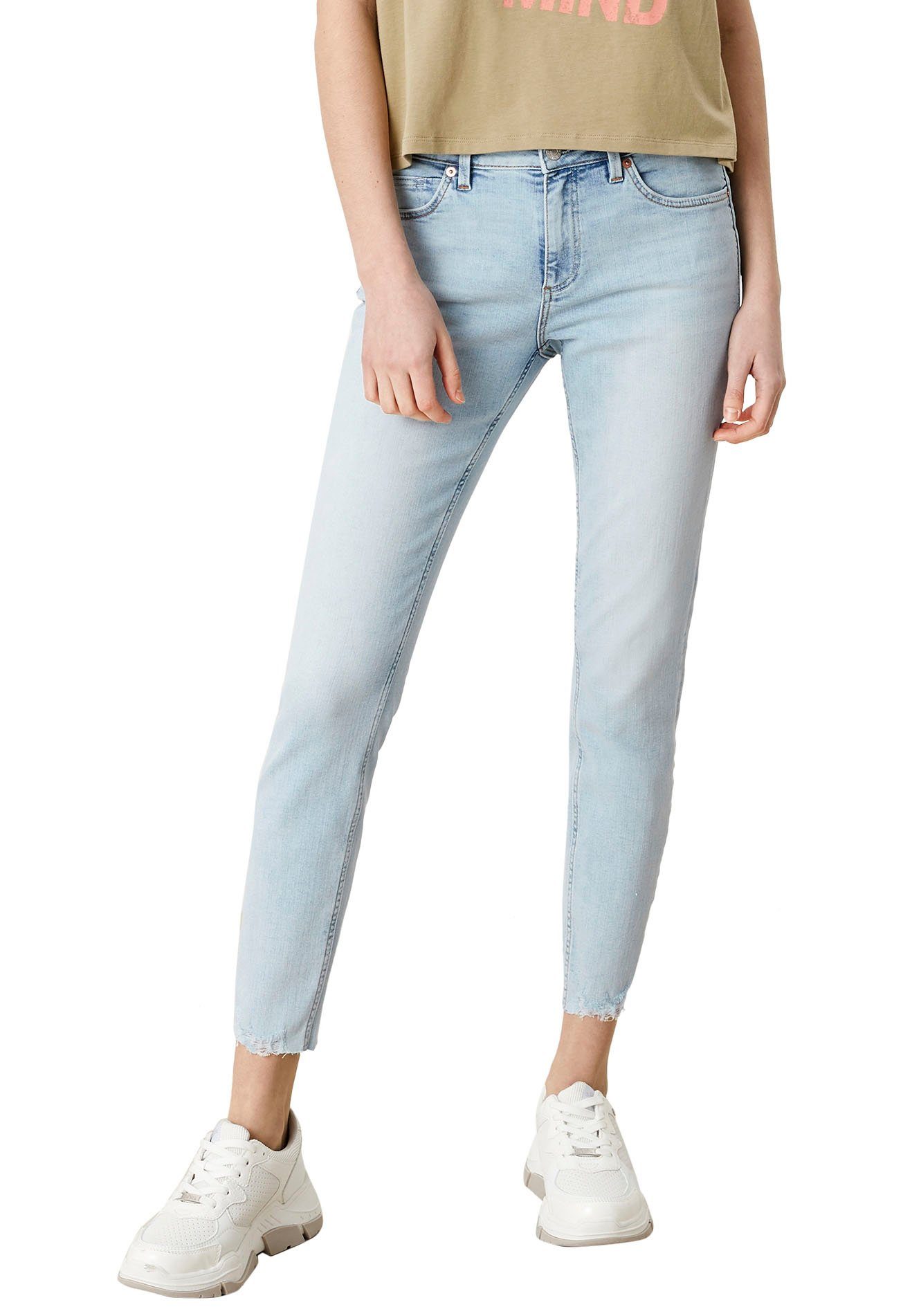 Damen Jeans Q/S by s.Oliver 7/8-Jeans mit leicht ausgefransten Beinabschluss