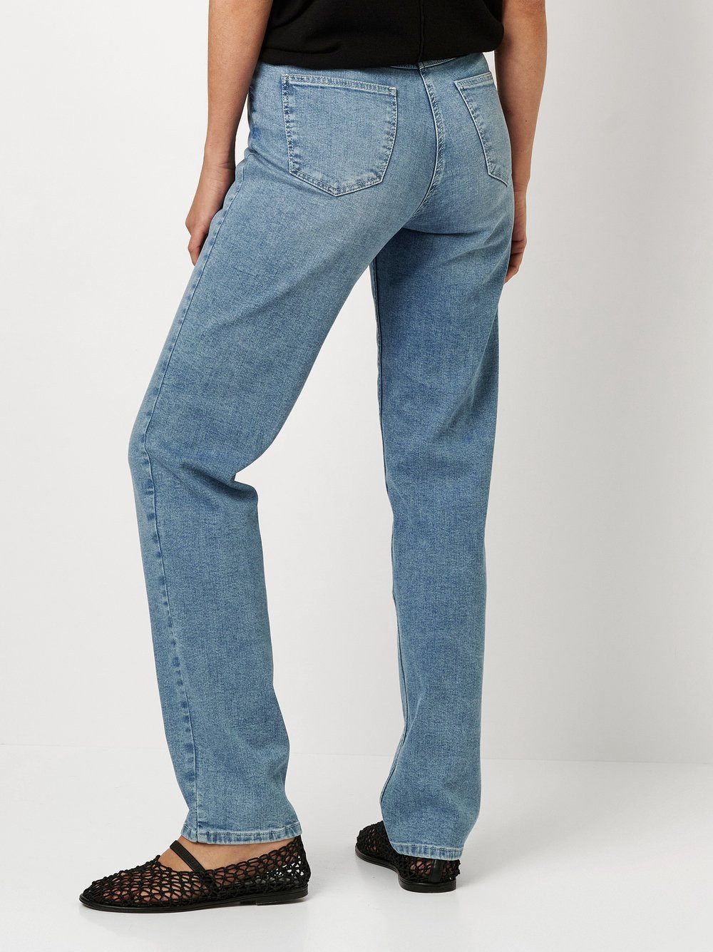 TONI Straight-Jeans Perfect Shape mit Taschen