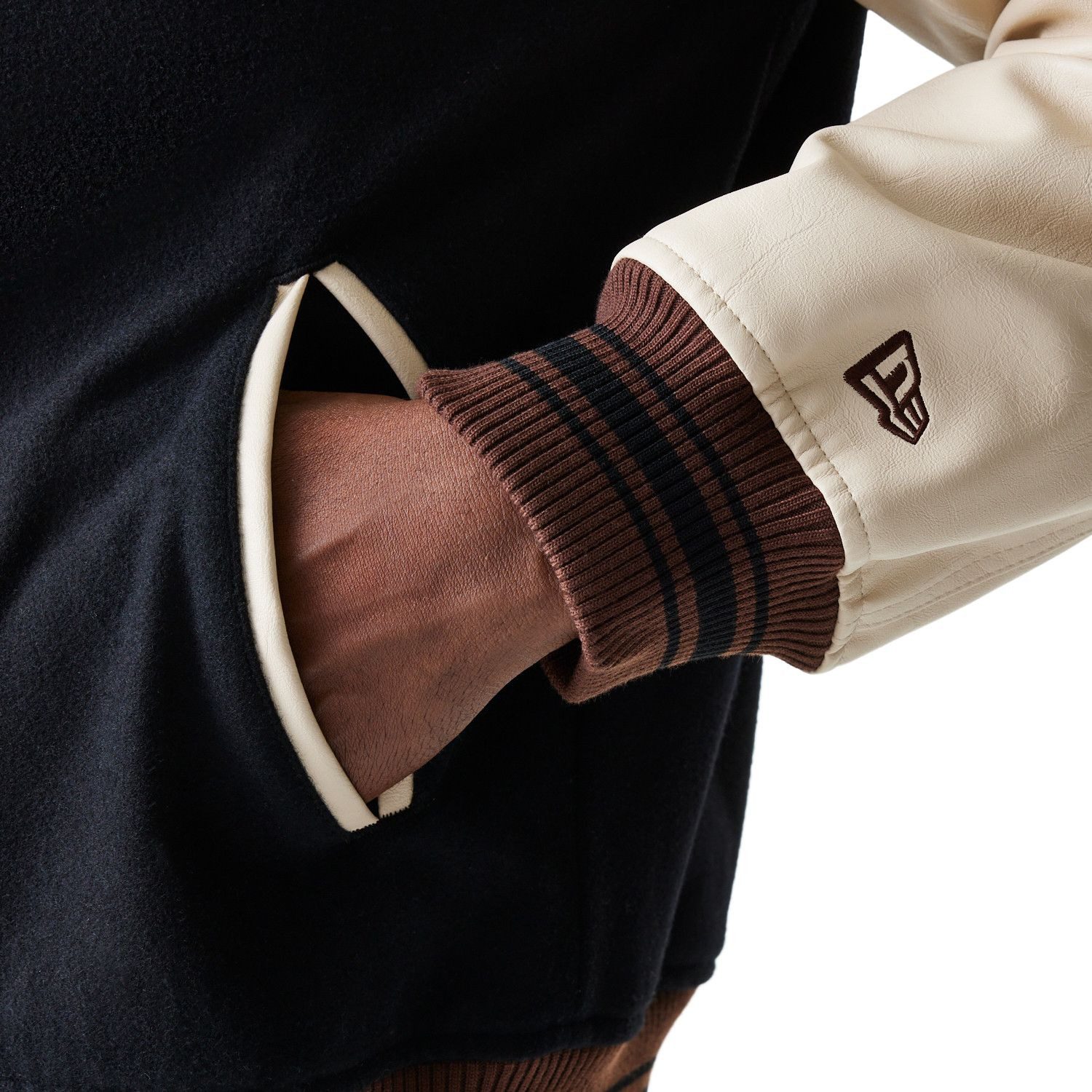 New Era Collegejacke Varsity College BRAND PATCHES