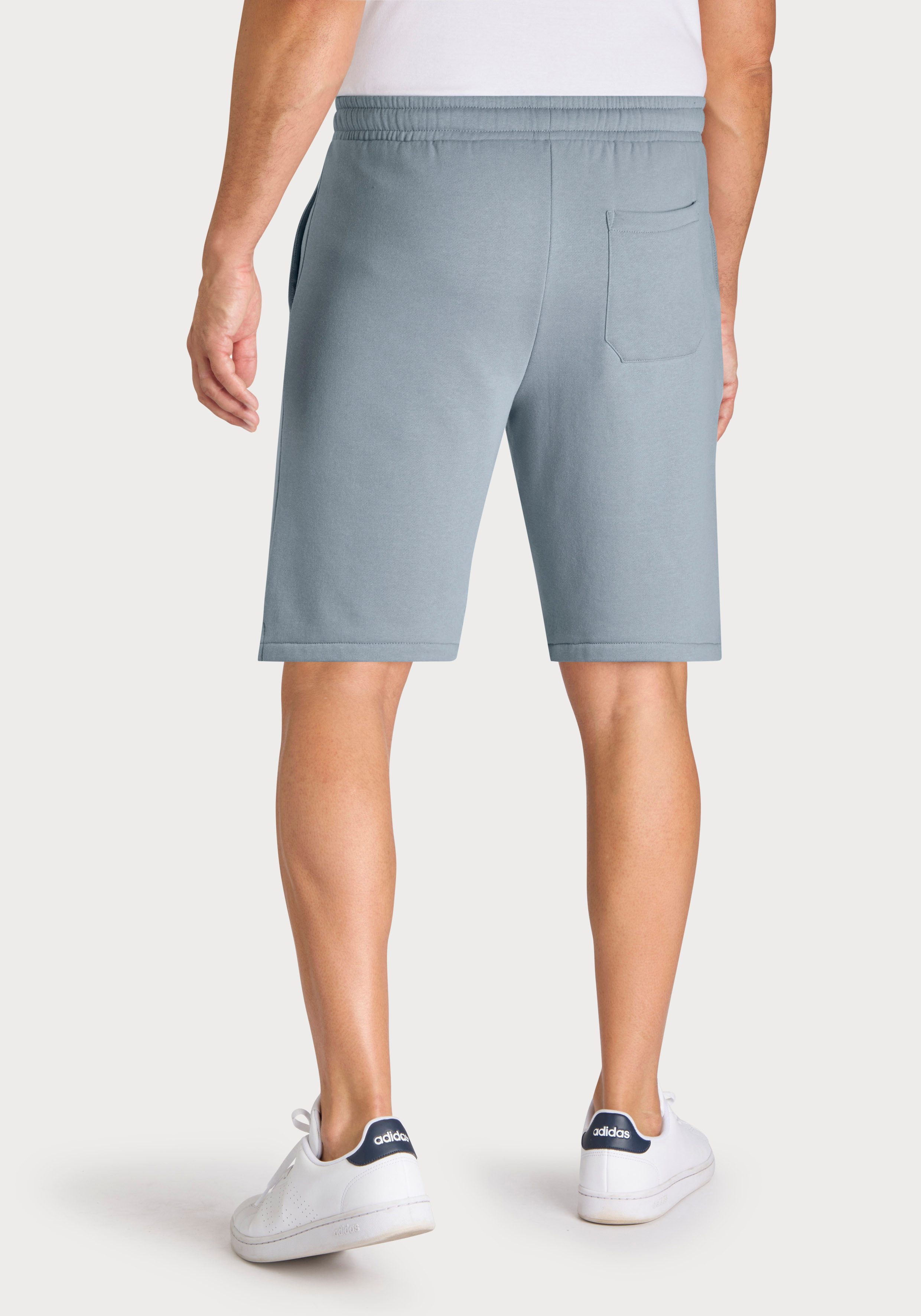 John Devin Sweatshorts - kurze Hose aus innen angerauter Sweatware mit breiter Kordel und seitlichen Taschen – Bild 4 von 5
