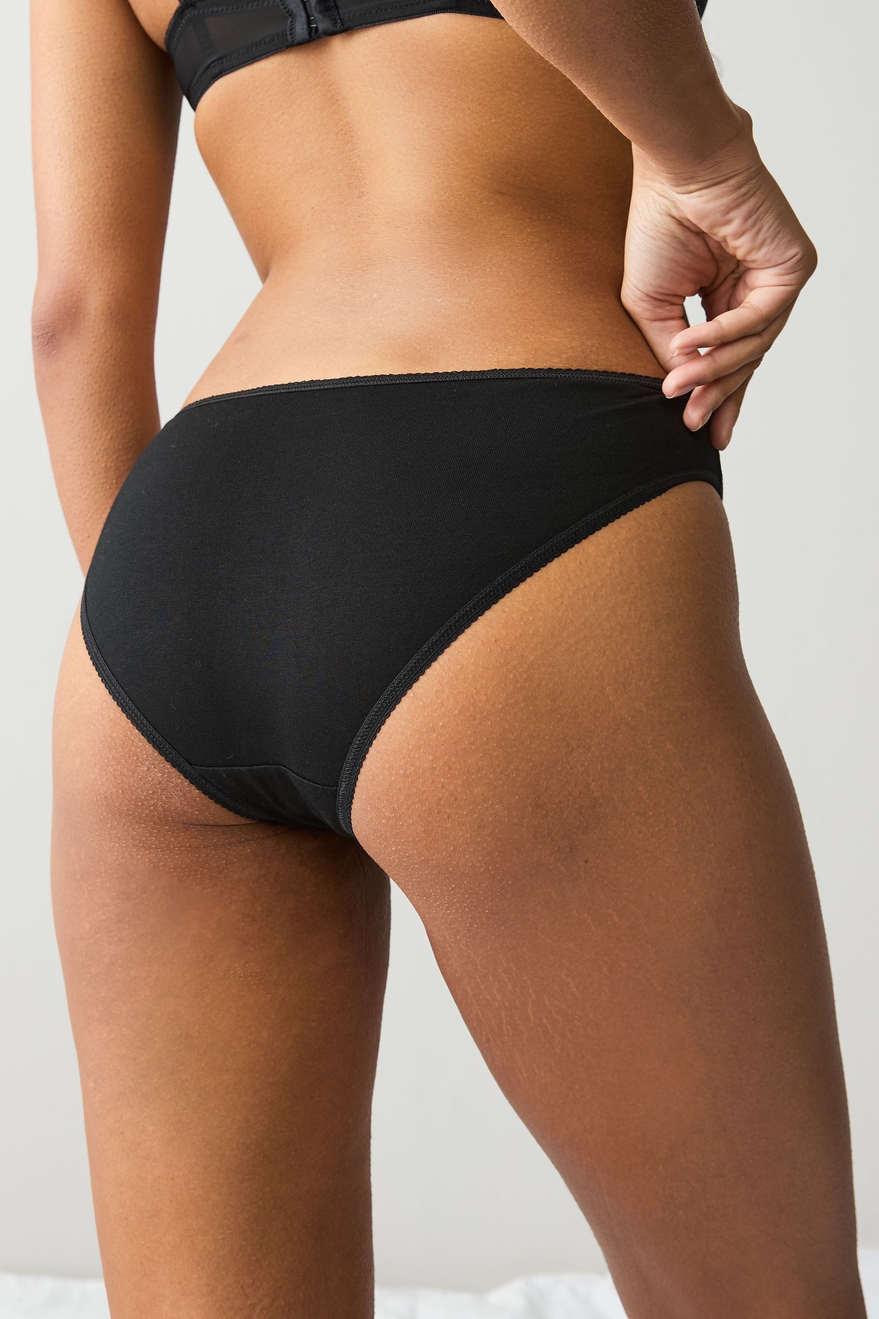 Next Bikinislip Bikini-Slips mit hohem Baumwollanteil, 7er-Pack (7-St)