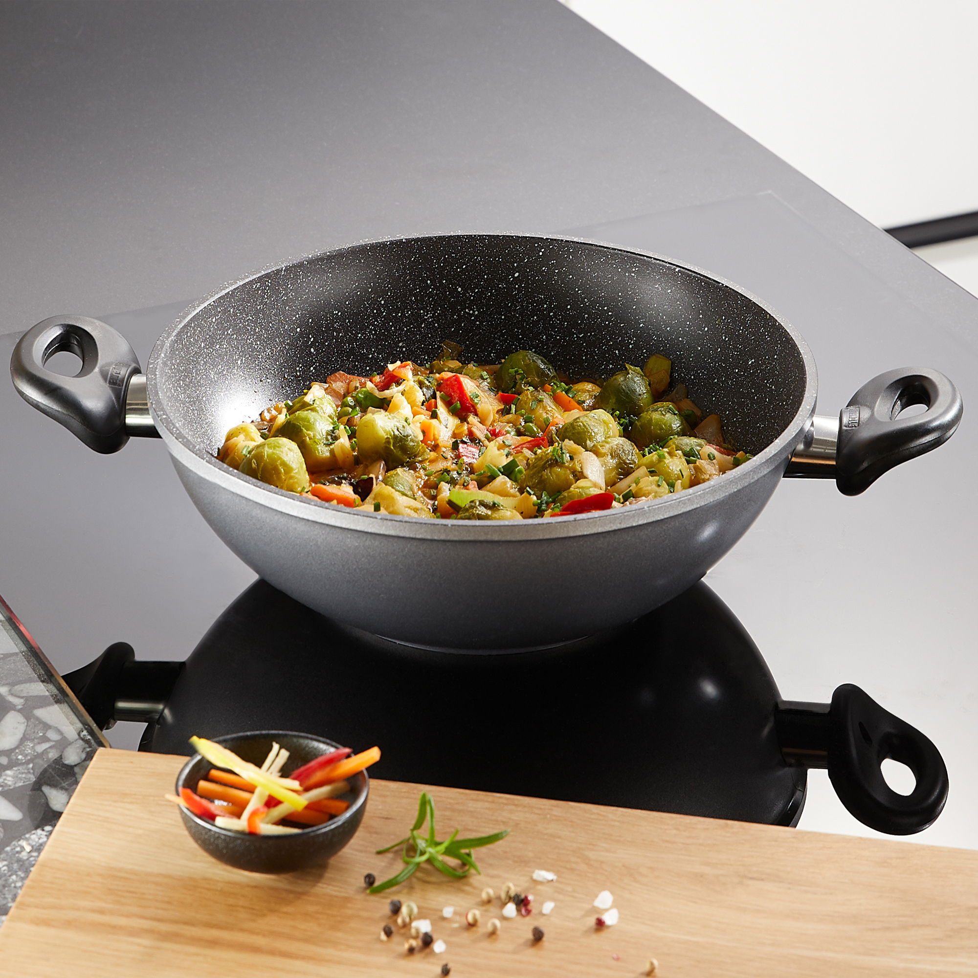 STONELINE Wok, Aluminium (Set, 2-tlg., 1 Wok, 1 Deckel), mit echten Steinpartikeln, induktionsgeeignet, Designed in Germany