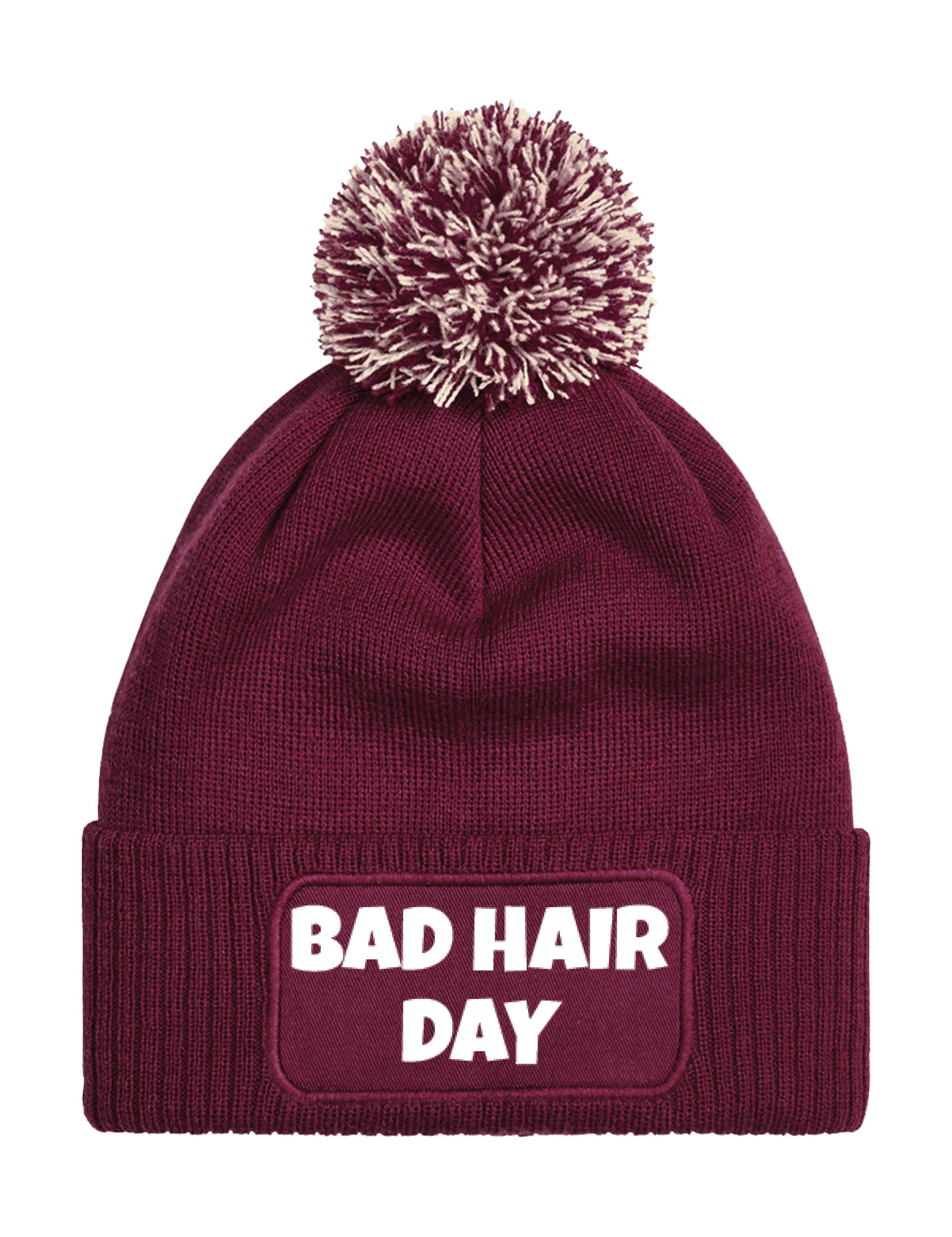 Bommelmütze "BAD HAIR DAY" Unisex Strick Bommel Beanie Aufdruck Print Geschenk
