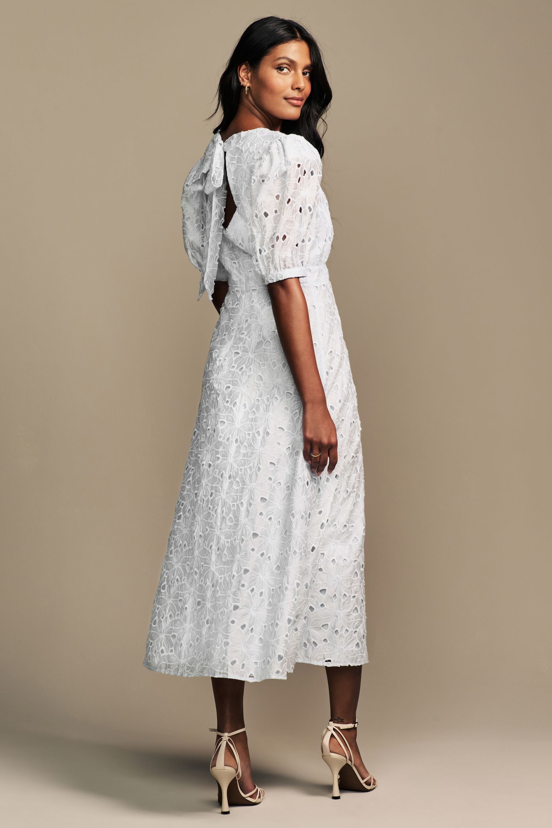 LAURA ASHLEY Spitzenkleid Laura Ashley Midaxikleid günstig online kaufen
