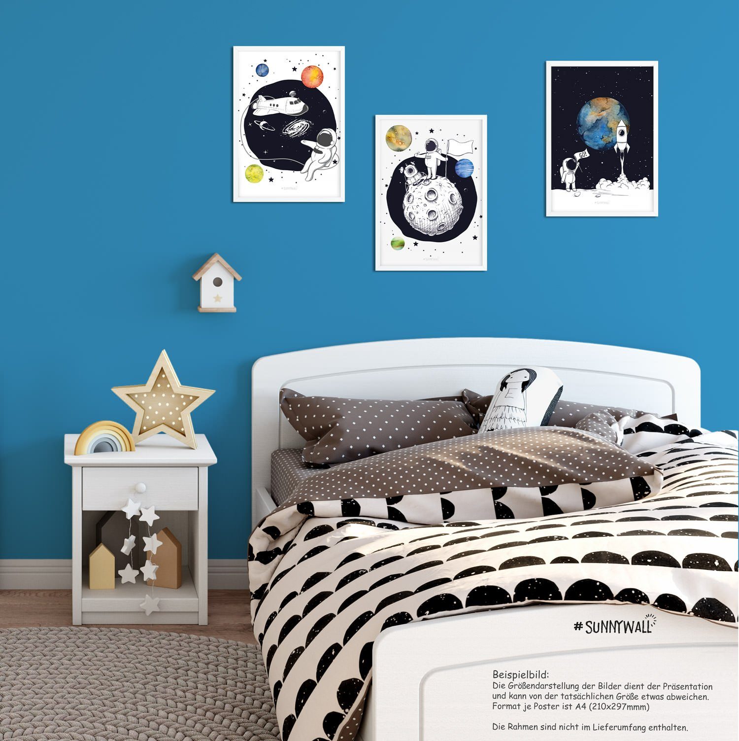 Sunnywall Poster Poster Kinderzimmer kleiner Astronaut günstig online kaufen