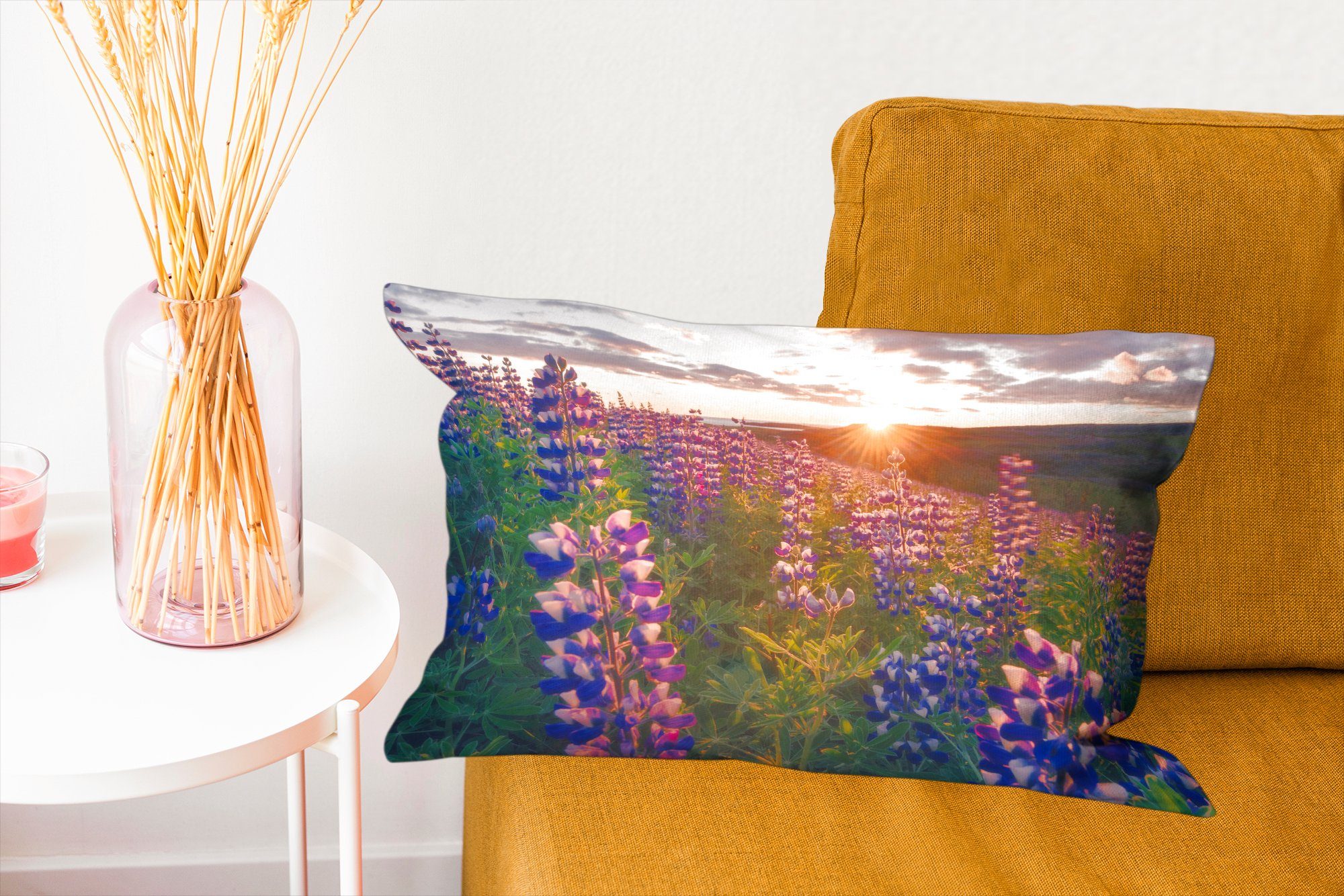 Dekokissen mit Dekoration, Wohzimmer Lila, Schlafzimmer Füllung, Zierkissen, Sonne - Lupine Dekokissen MuchoWow -