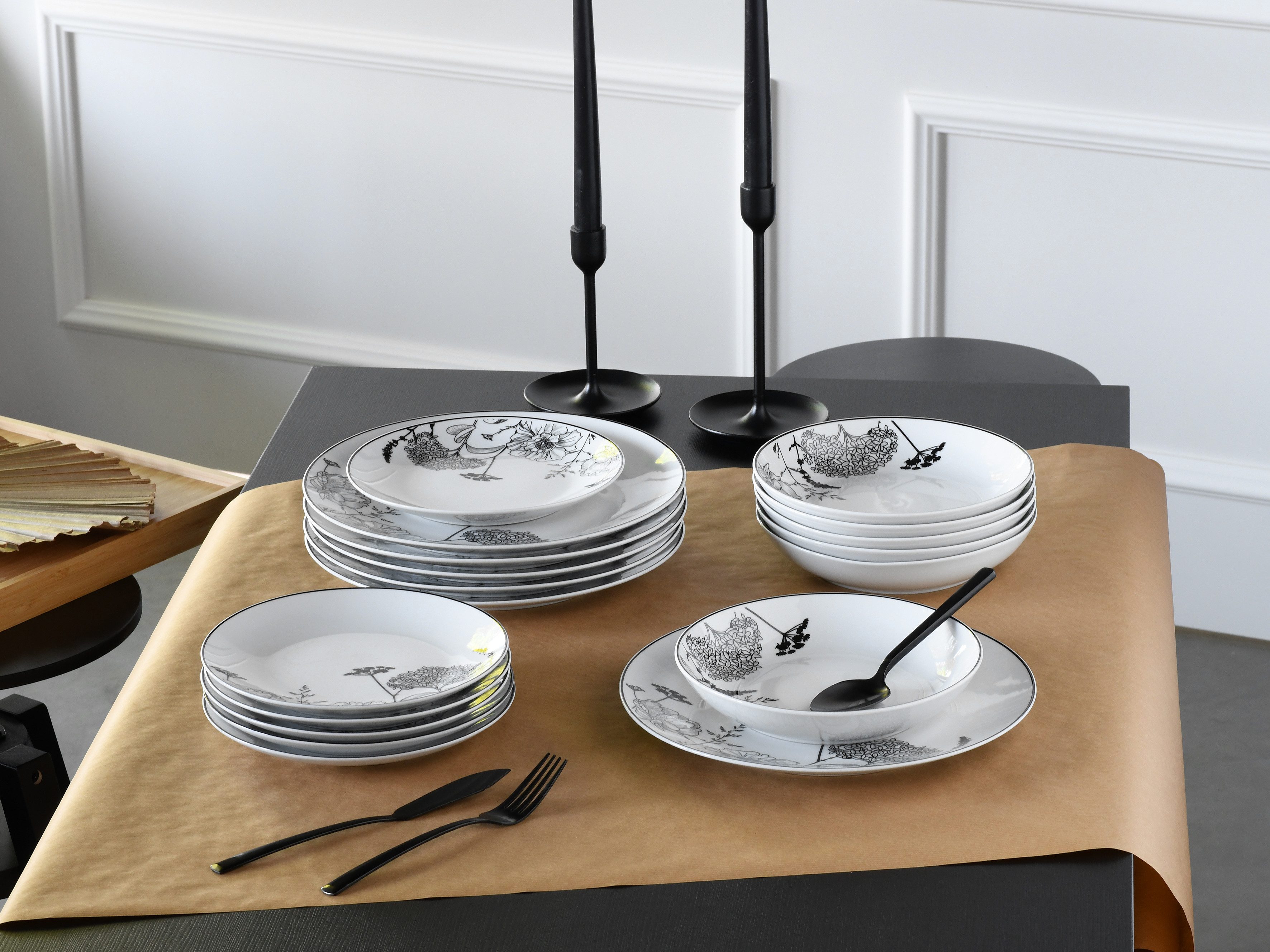 CreaTable Teller-Set Luna Black Flower, Teller Set 18-tlg (18-tlg), 6 Personen, Porzellan, Harmonische Coupeform