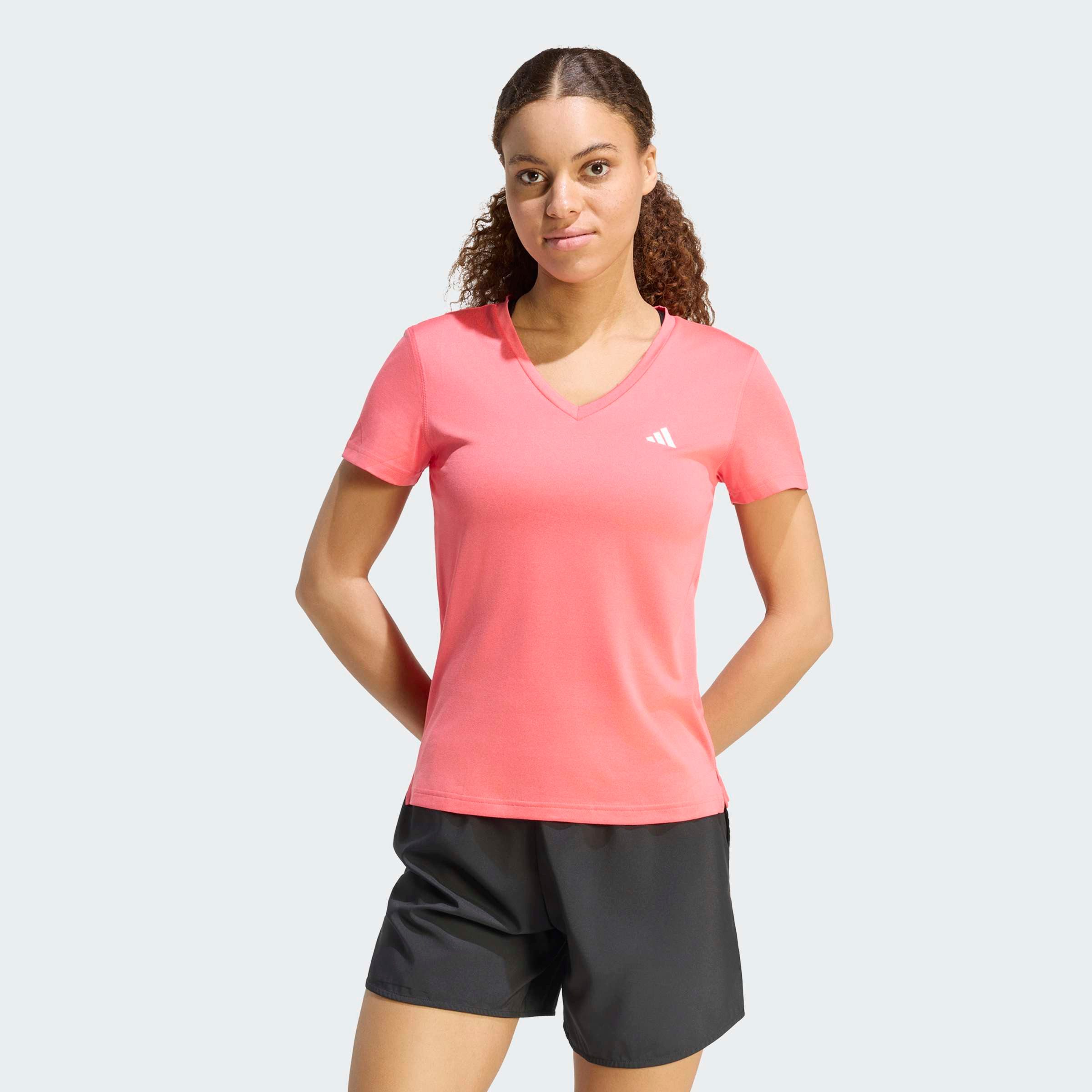 adidas Performance T-Shirt ADIDAS WORKOUT ESSENTIALS MIT V-AUSSCHNITT mit V-Ausschnitt, ohne Verschluss