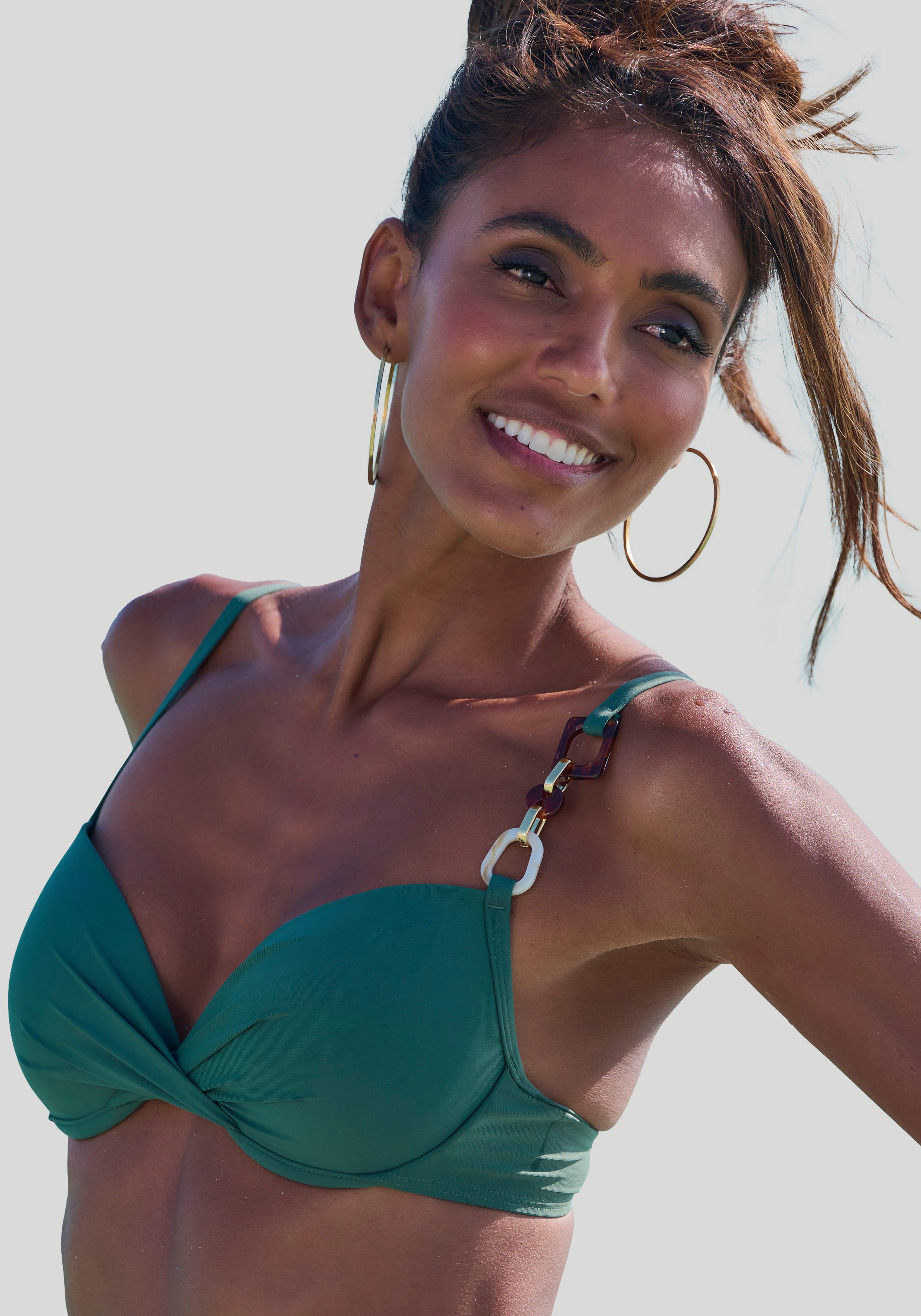 LASCANA Bügel-Bikini-Top Yves, mit Wattierung – Bild 4 von 5