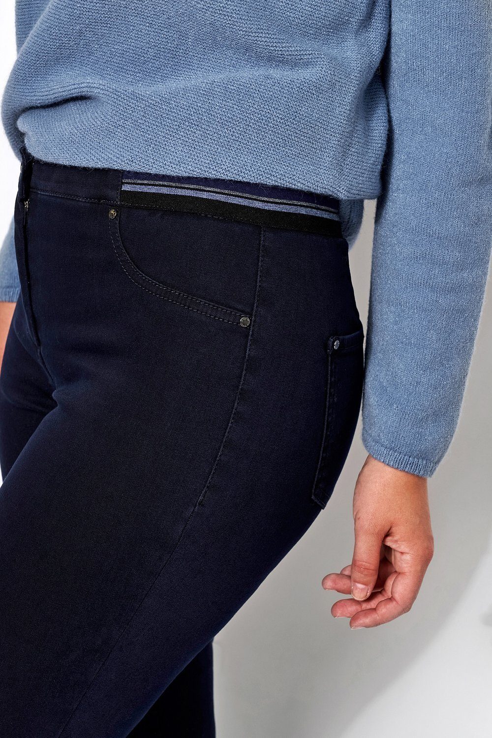 Ankle-Jeans dunkelblau mit gestreiftem 590 - Gummizug TONI Jenny