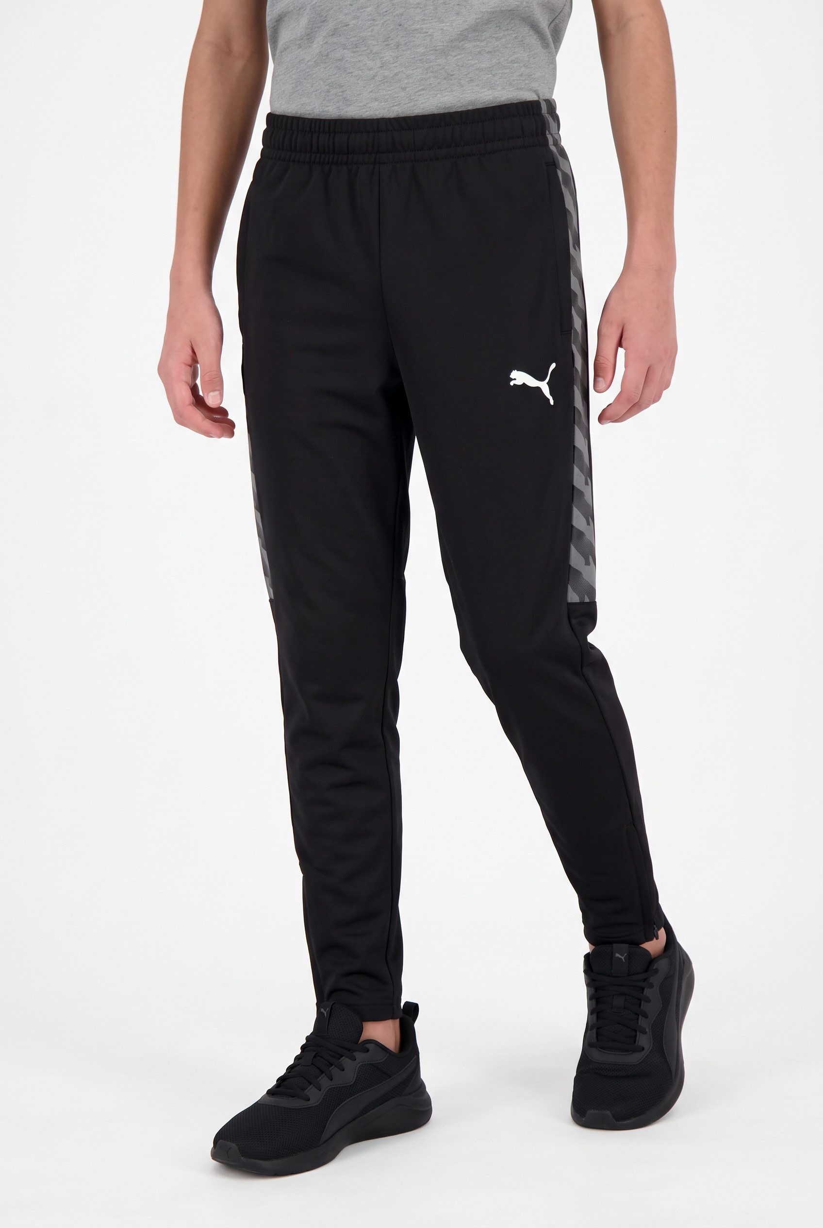 PUMA Trainingshose TEAMLIGA26 TRAINING PANTS JR atmungsaktives Material, DryCELL-Technologie, Regular Fit