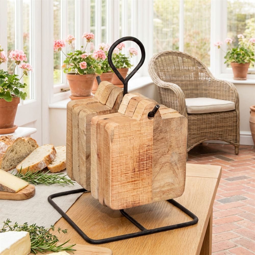 Antikas Wanddekoobjekt Brettchenhalter mit 6 kleinen Holzbretter, Eisen, Holz