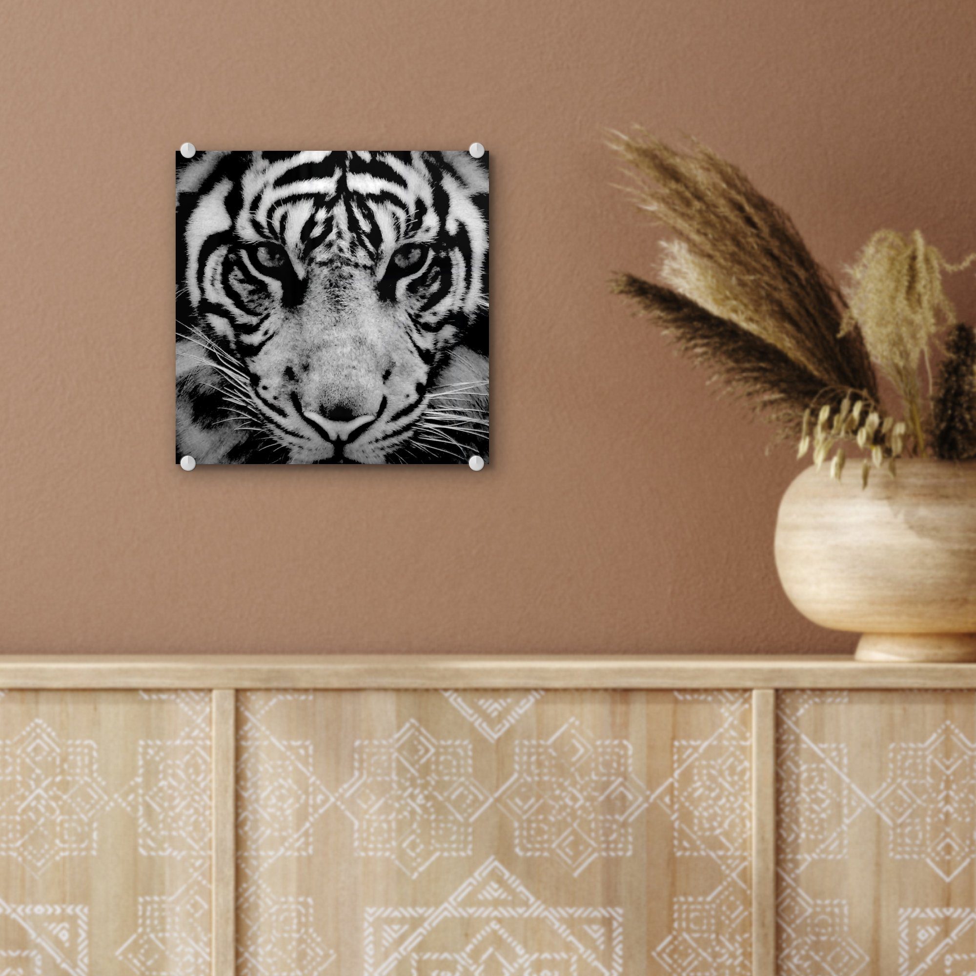 Sumatra-Tiger schwarz vor weiß, St), Foto - Hintergrund MuchoWow und Wanddekoration in schwarzem Glasbilder (1 Wandbild Bilder - auf auf Glas Acrylglasbild Glas -