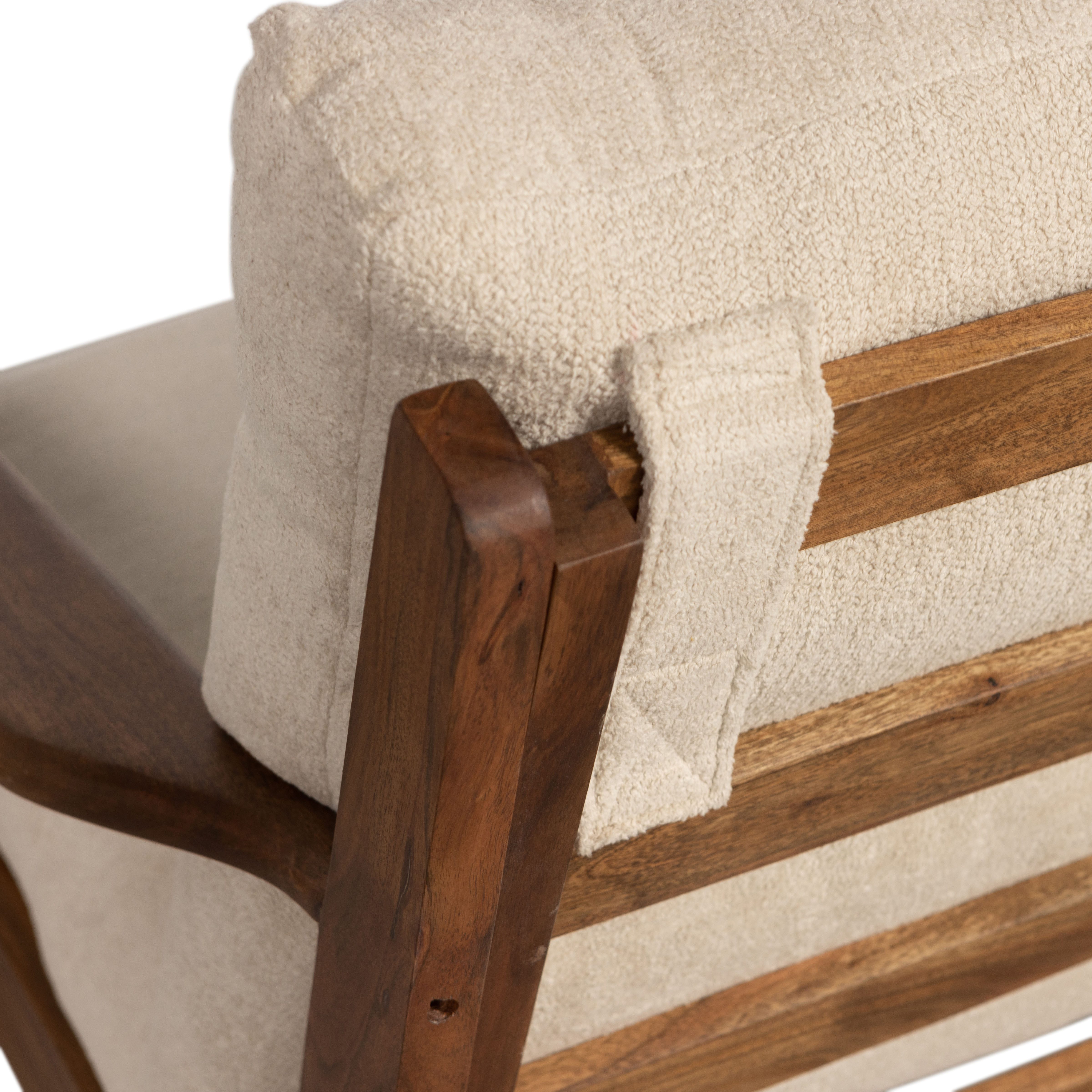 WOOOD Sessel Houston Akazienholz-Rahmen mit Bezug, H 86 x B 71 x T 71 cm, Bouclé-Bezug, Tragkraft 150 kg, einfach zu montierbar – Bild 5 von 5
