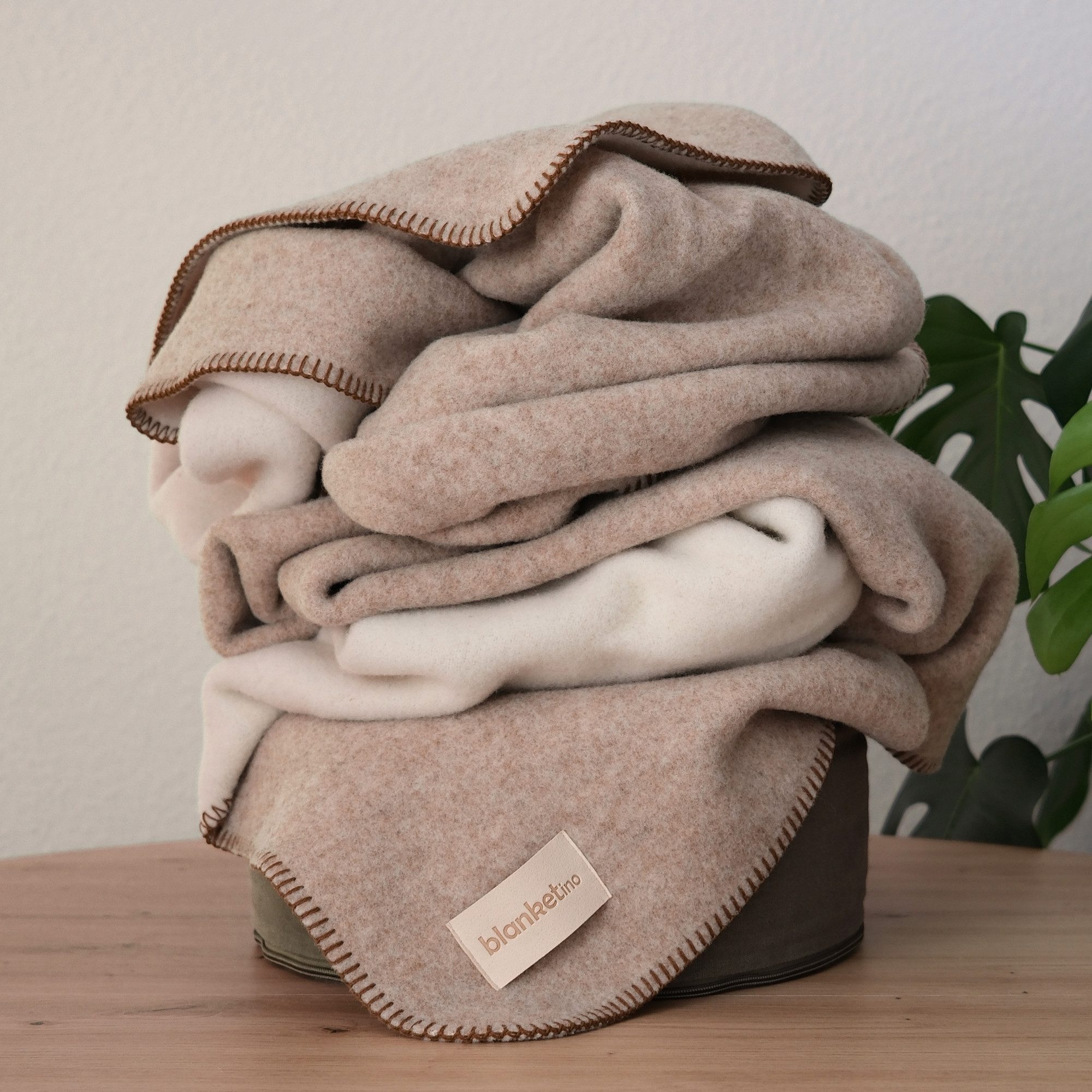 Wolldecke Wolldecke Merino 150x210 cm - 100% Schurwolle, blanketino, Bio Schafe aus Bayern
