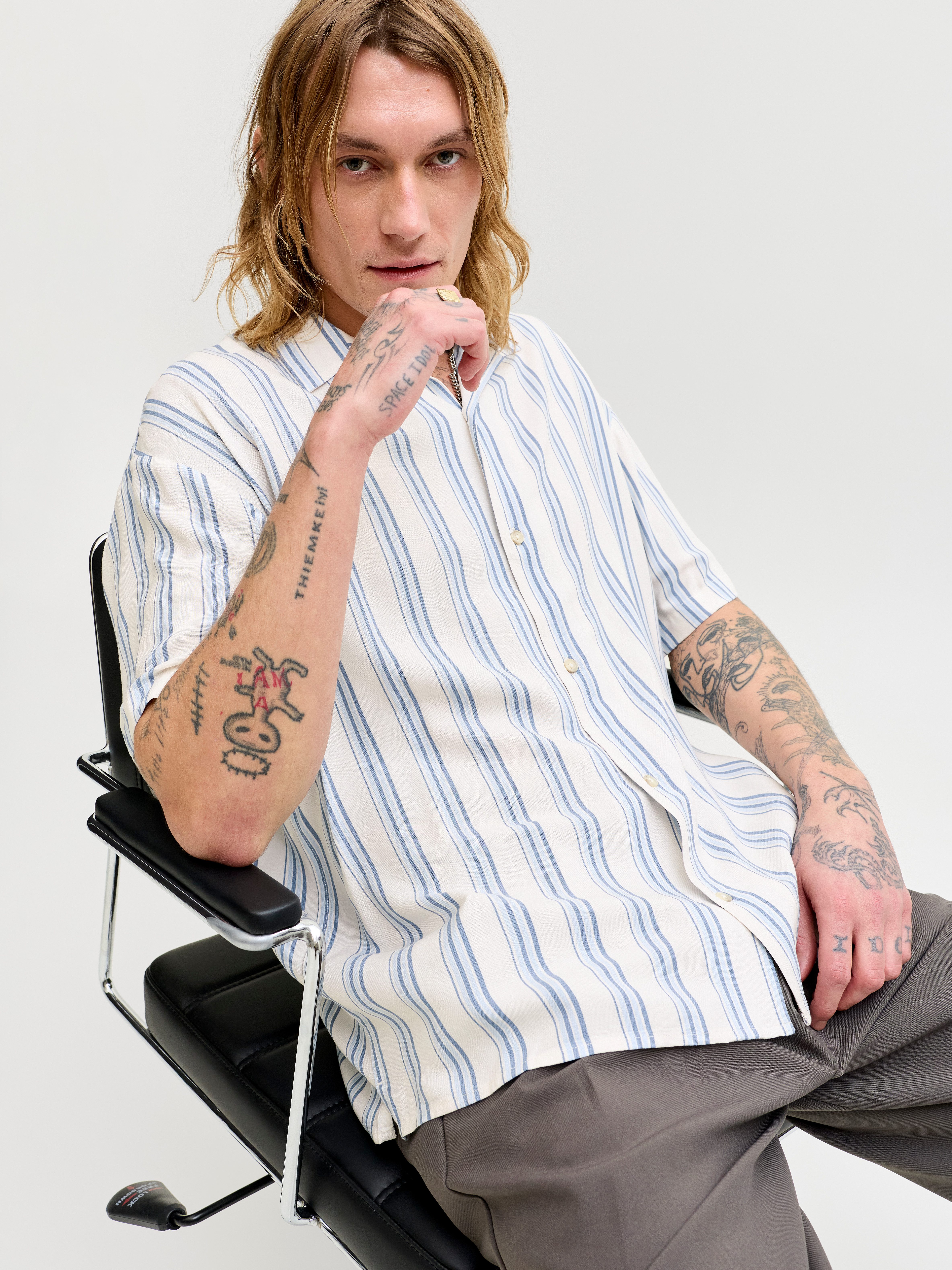 Jack & Jones Kurzarmhemd JJEJEFF RESORT STRIPE SHIRT S/S SN Viskose, loose günstig online kaufen