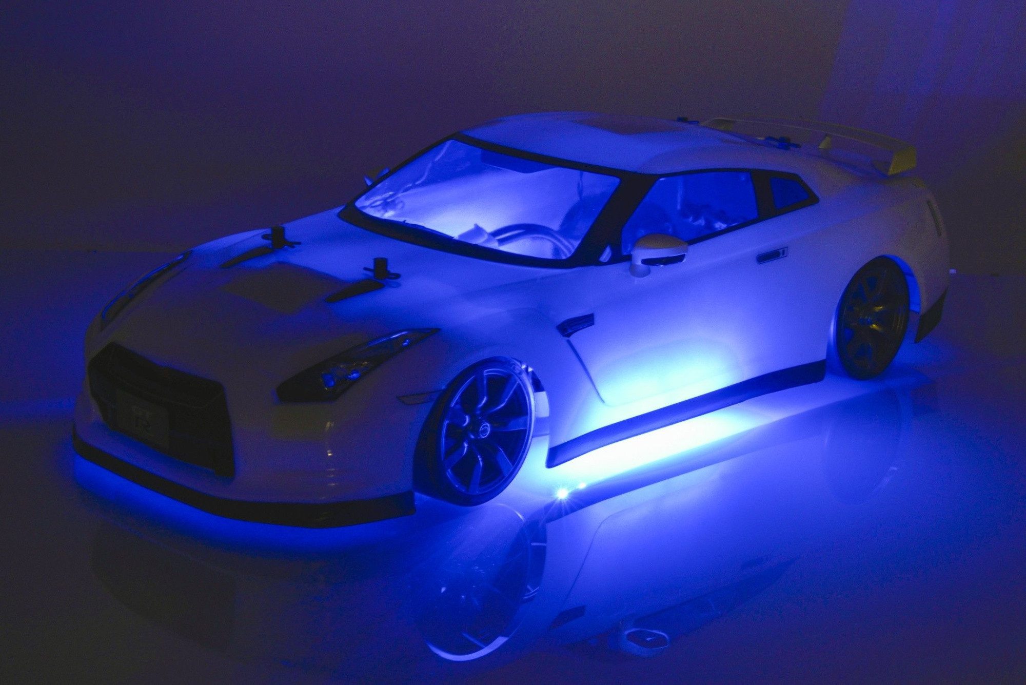Carson LED Beleuchtung Lichtstab Set blau RC-Ladegerät