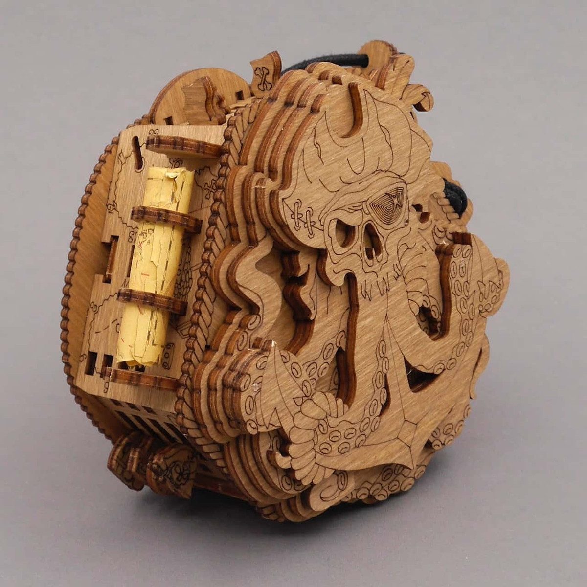 ESC, Escape Welt Spiel BLACKBEARDS COMPASS - spannende Rätselbox, Cluebox, Knobelspiel