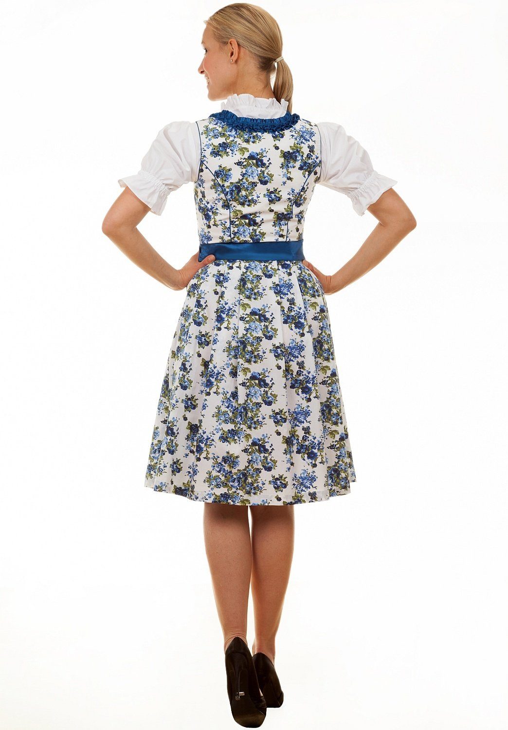 Edelnice Dirndl Estefania Blumen günstig online kaufen